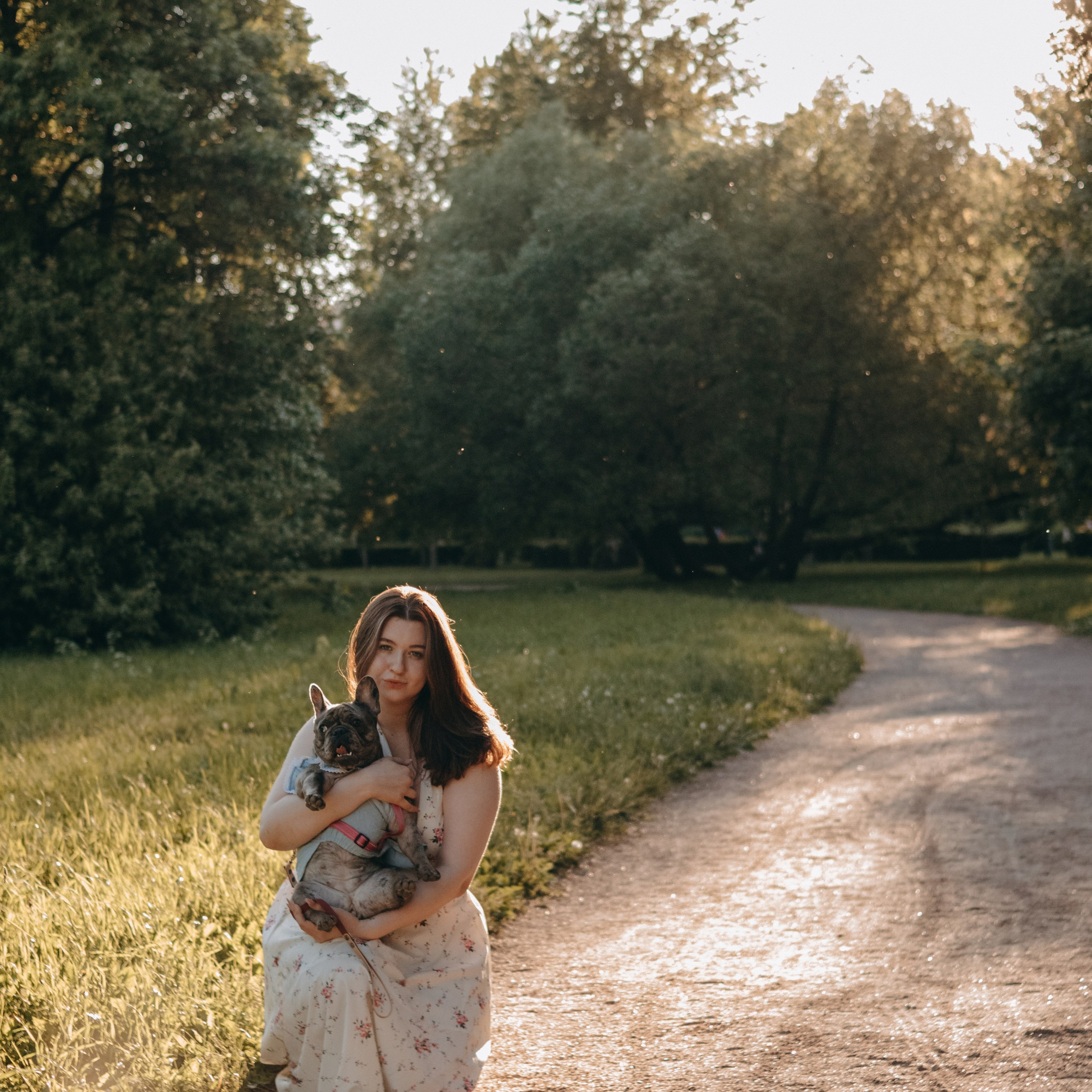 Алёна и Моника в лучах солнца