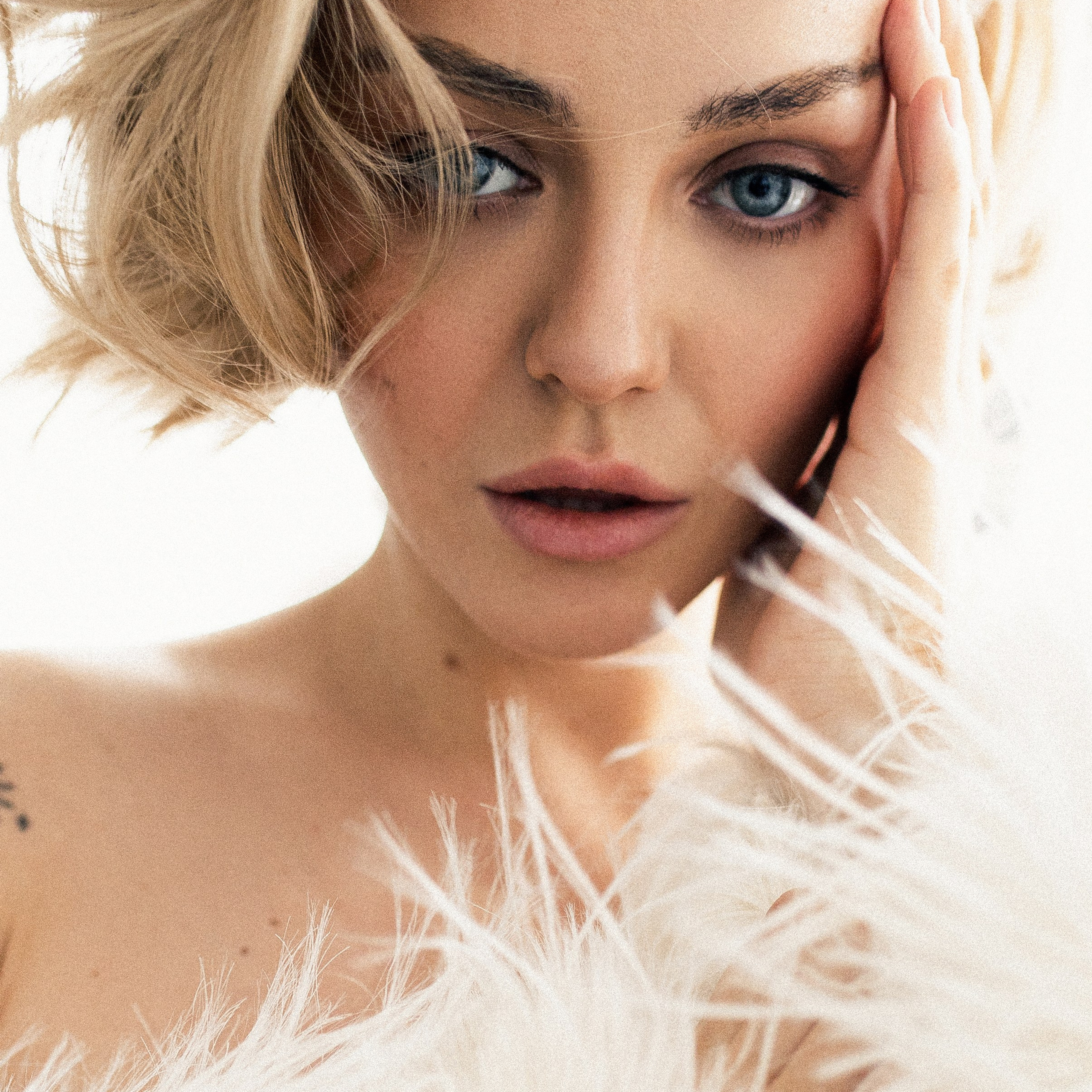 ЭЛОНА МИЛЛЕР