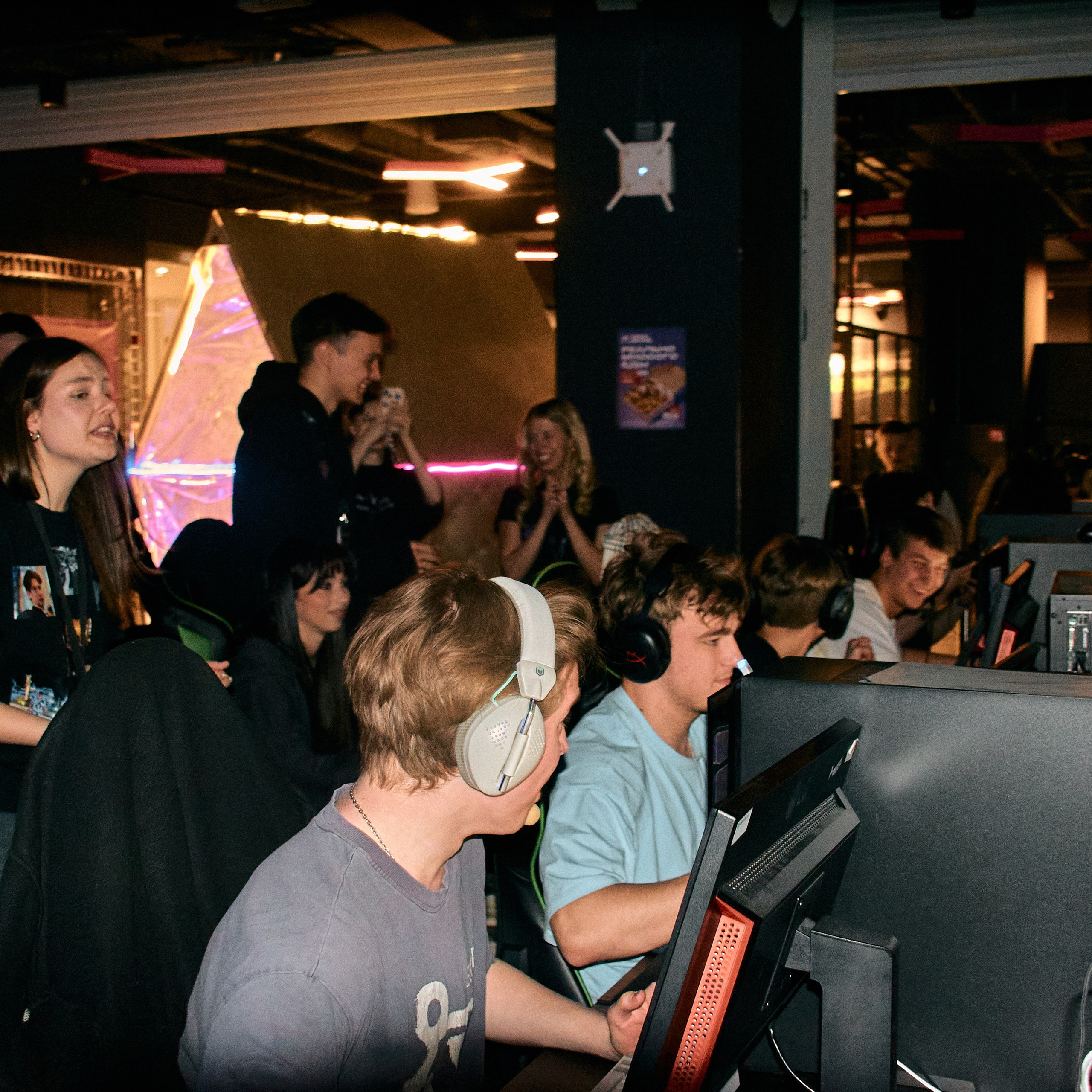 Financial Cybersport League. Дизайнер, студийный и репортажный фотограф в Москве Мария Кузнецова