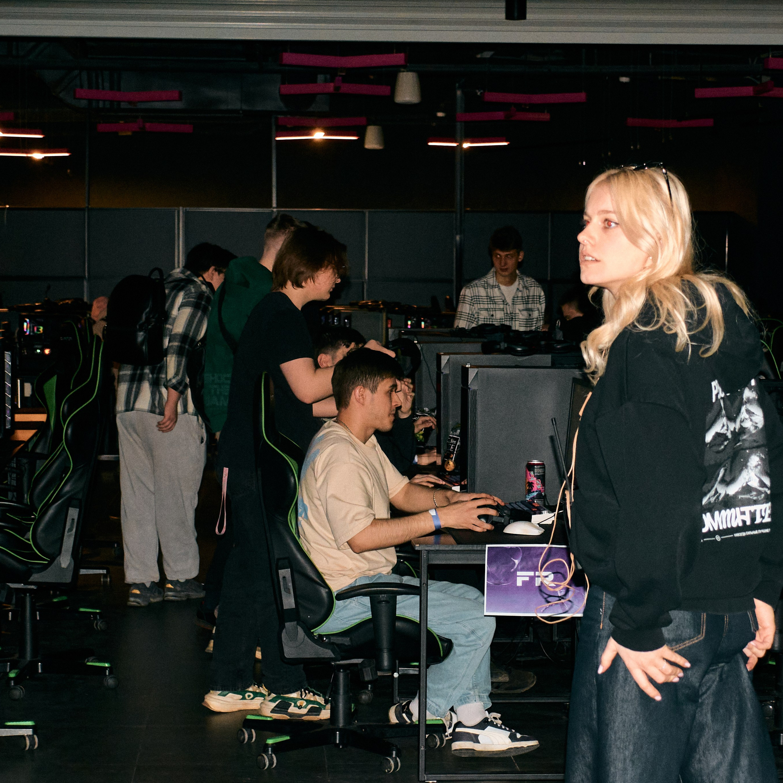 Financial Cybersport League. Дизайнер, студийный и репортажный фотограф в Москве Мария Кузнецова