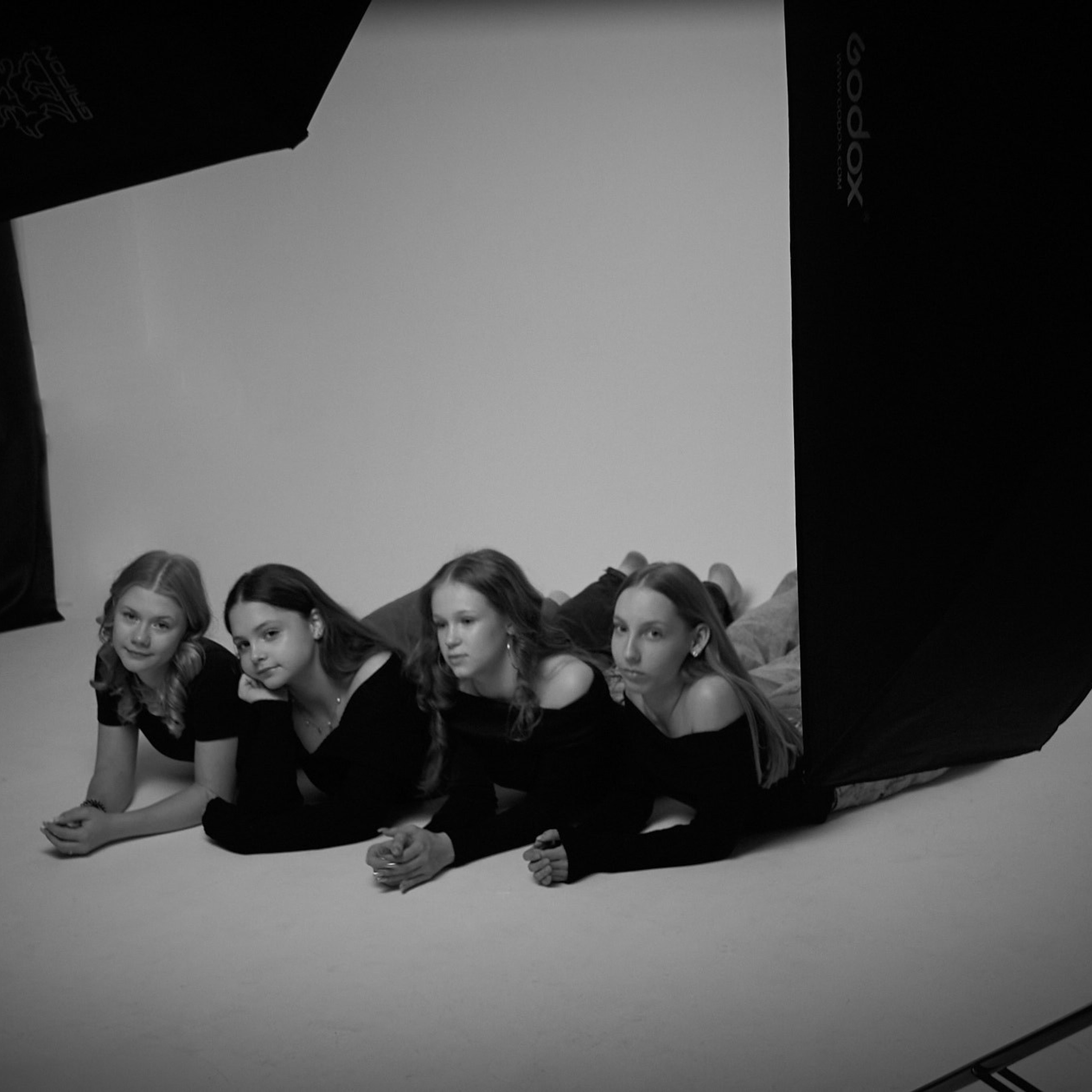 Girlsss. Дизайнер, студийный и репортажный фотограф в Москве Мария Кузнецова
