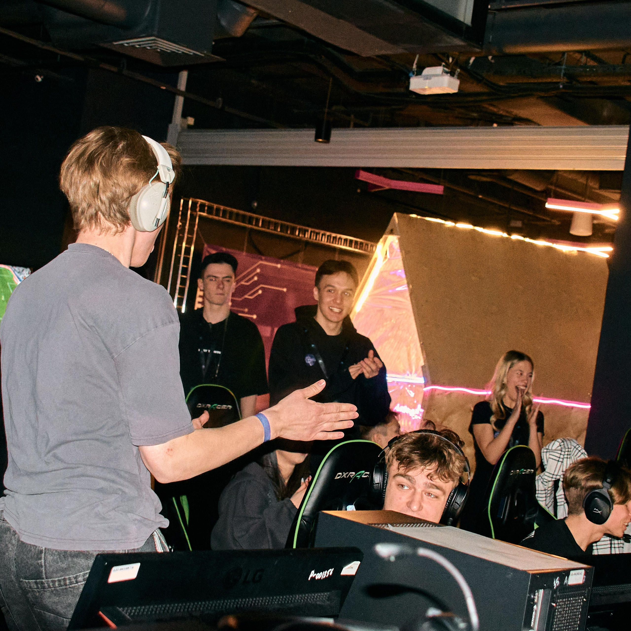 Financial Cybersport League. Дизайнер, студийный и репортажный фотограф в Москве Мария Кузнецова