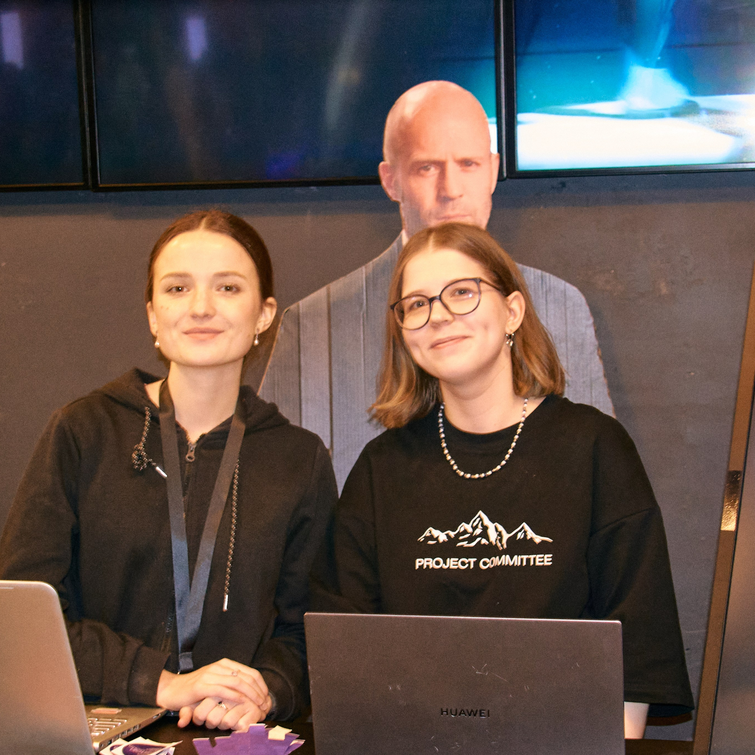Financial Cybersport League. Дизайнер, студийный и репортажный фотограф в Москве Мария Кузнецова