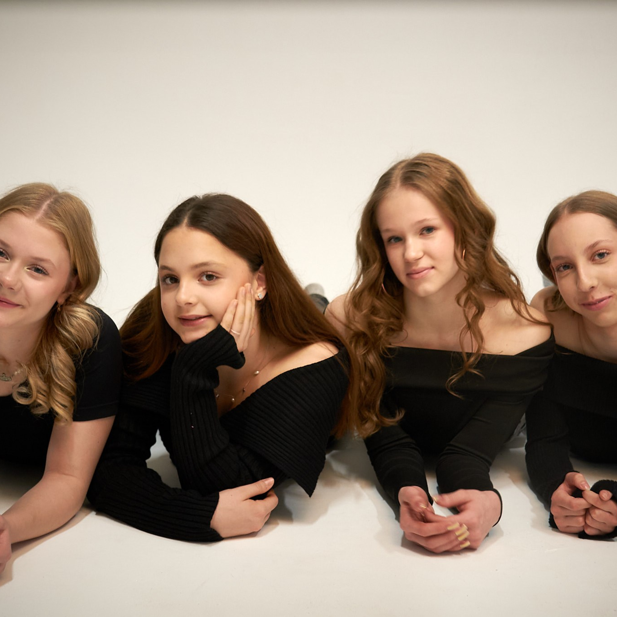 Girlsss. Дизайнер, студийный и репортажный фотограф в Москве Мария Кузнецова