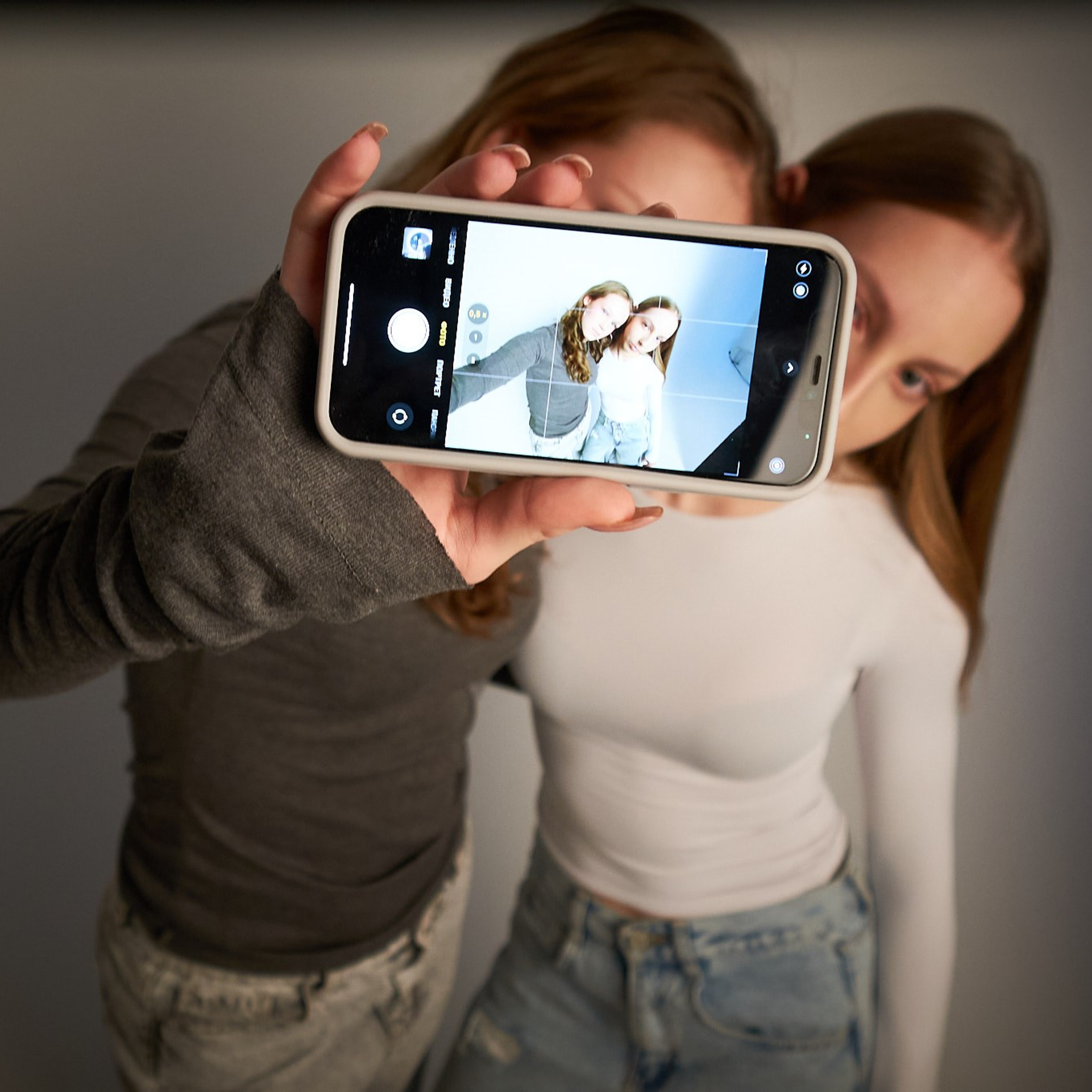 Girlsss. Дизайнер, студийный и репортажный фотограф в Москве Мария Кузнецова