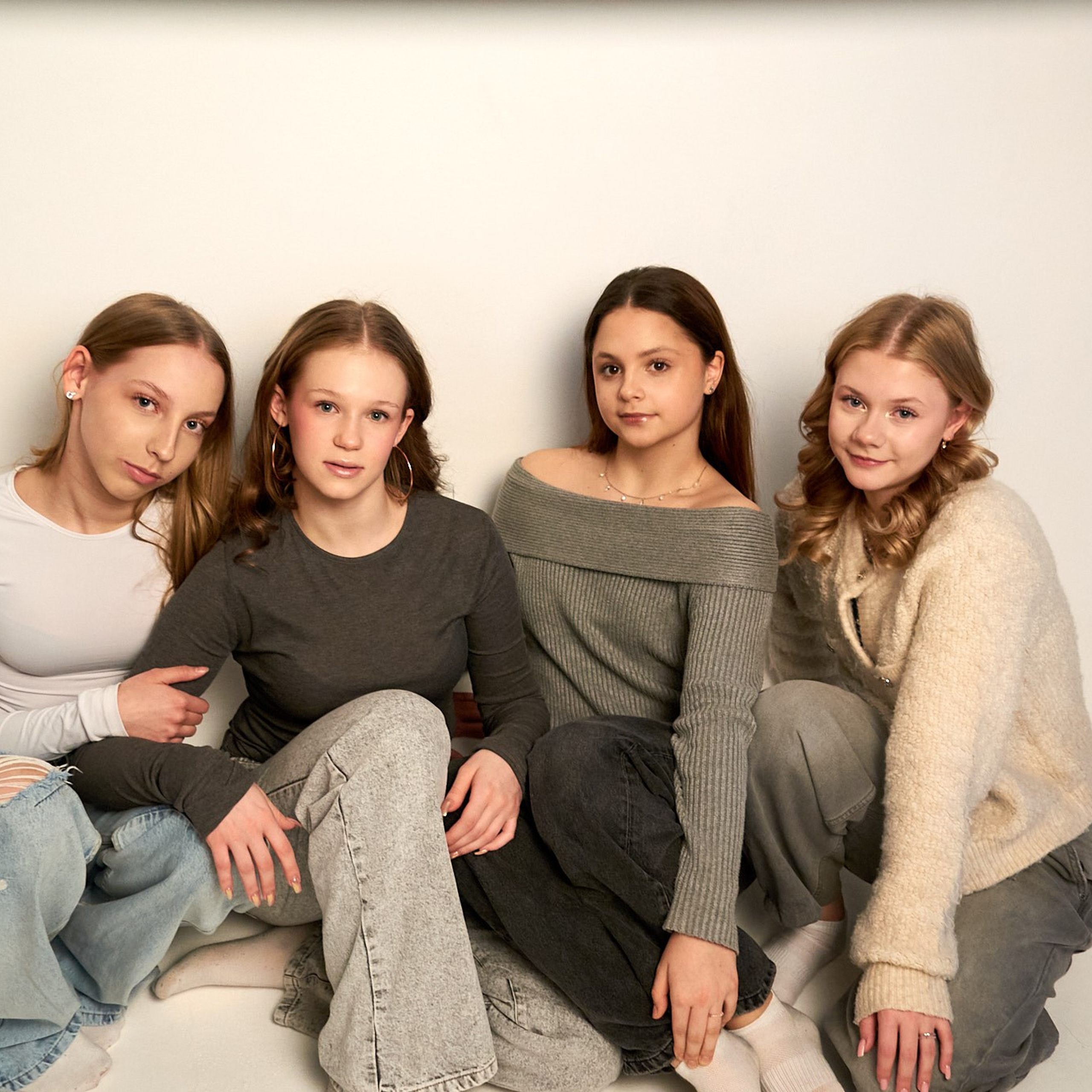 Girlsss. Дизайнер, студийный и репортажный фотограф в Москве Мария Кузнецова