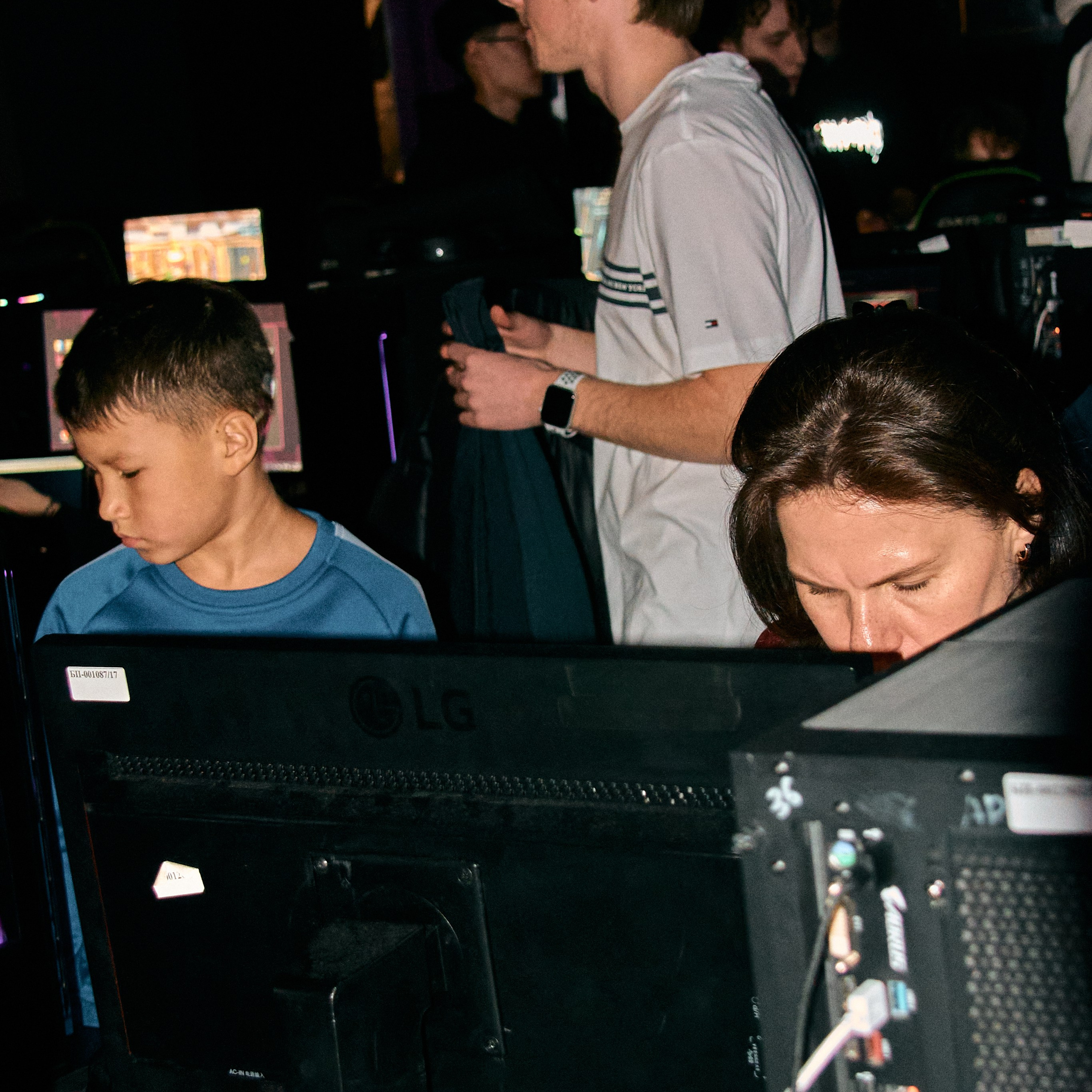 Financial Cybersport League. Дизайнер, студийный и репортажный фотограф в Москве Мария Кузнецова