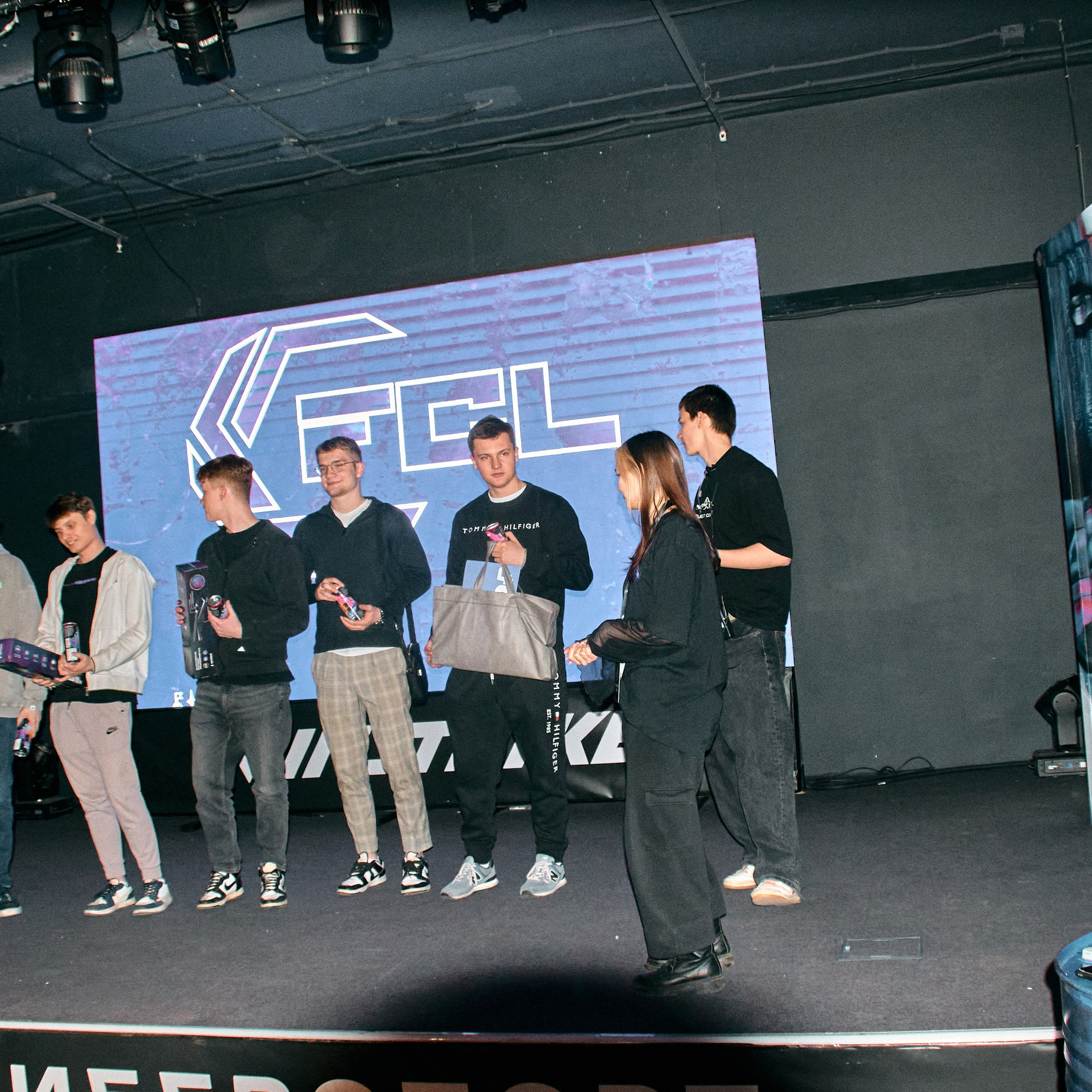 Financial Cybersport League. Дизайнер, студийный и репортажный фотограф в Москве Мария Кузнецова
