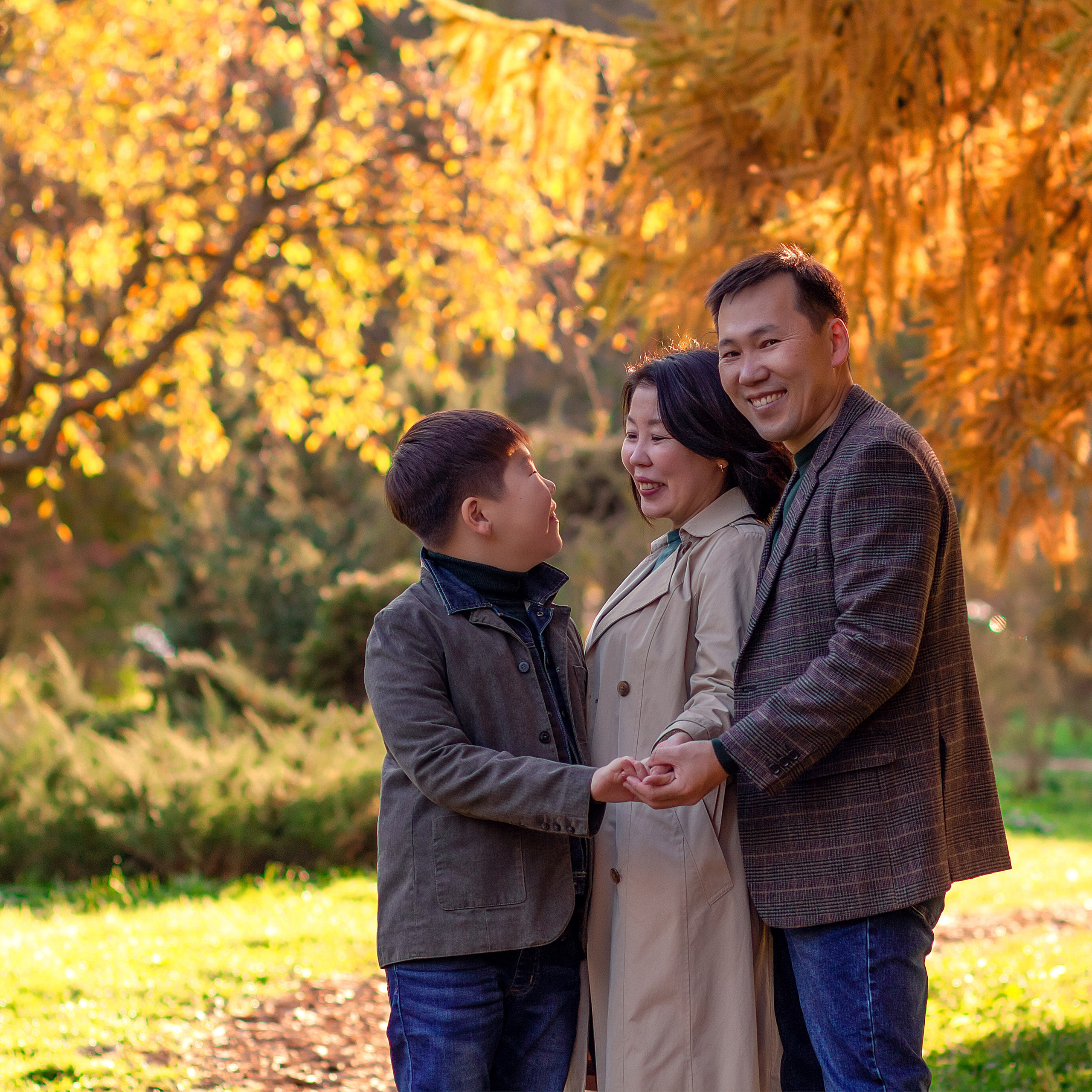 Баира, Зорик и Саша. Осенняя прогулка.