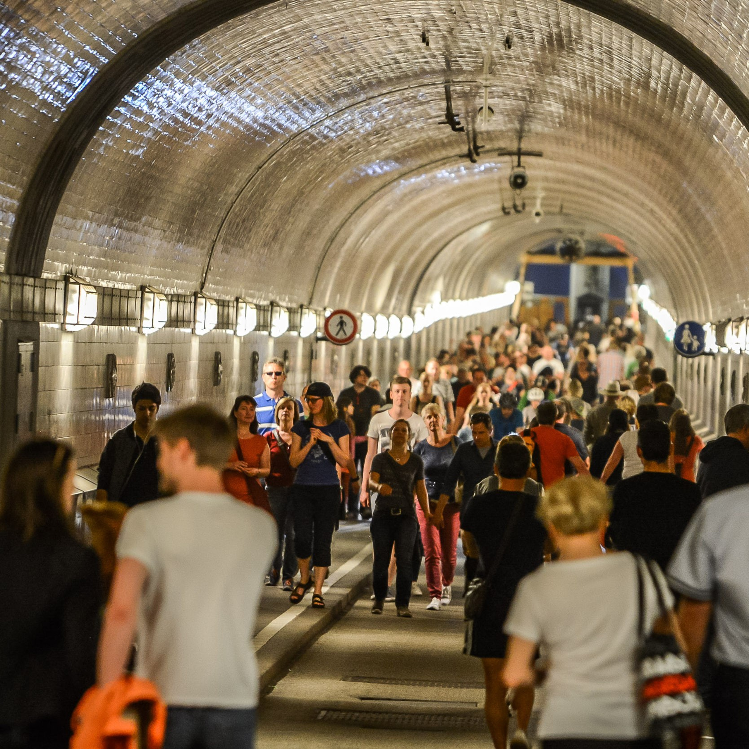 Тоннель через Эльбу