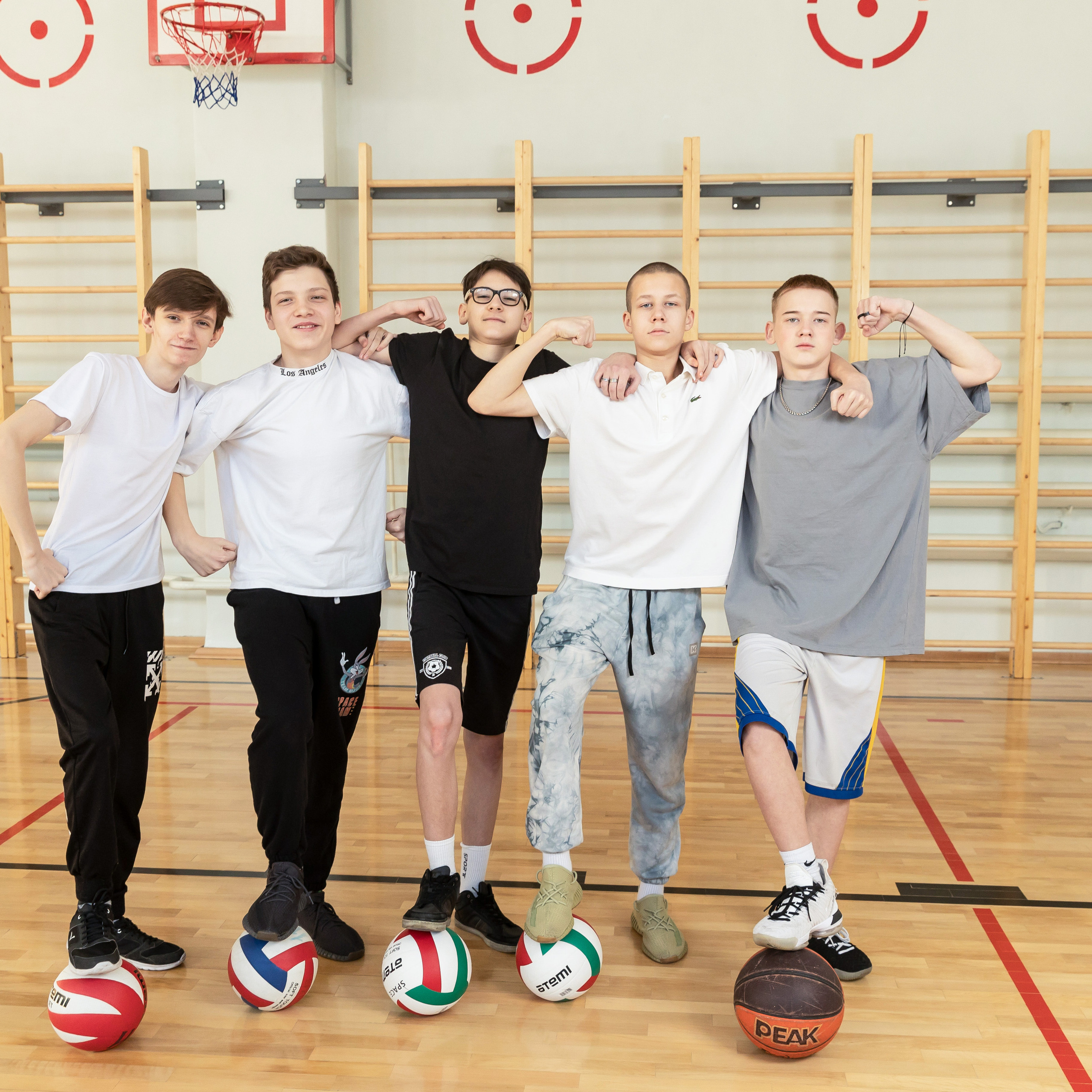 Здесь нажми ^ Физкультура старшеклассники