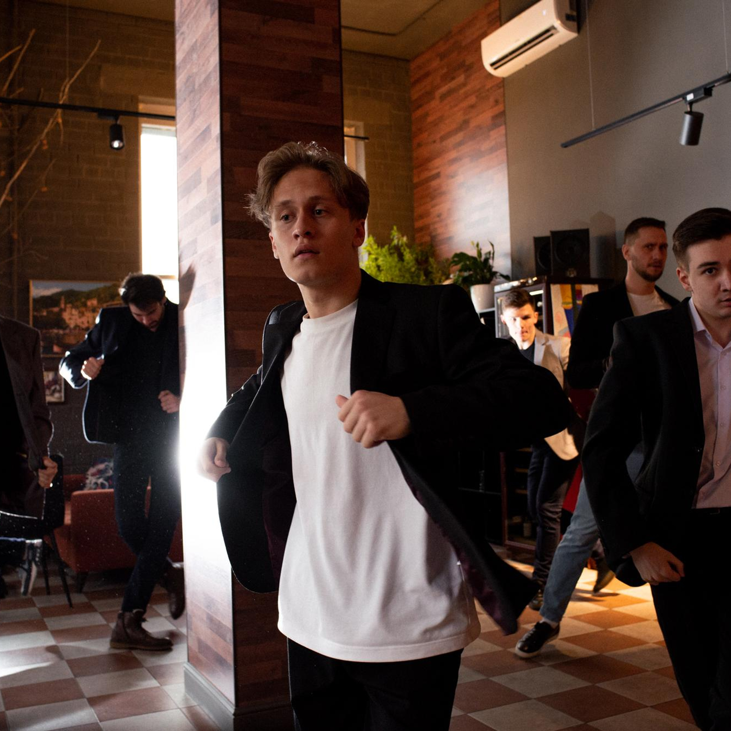 Мужской танцевальный клуб