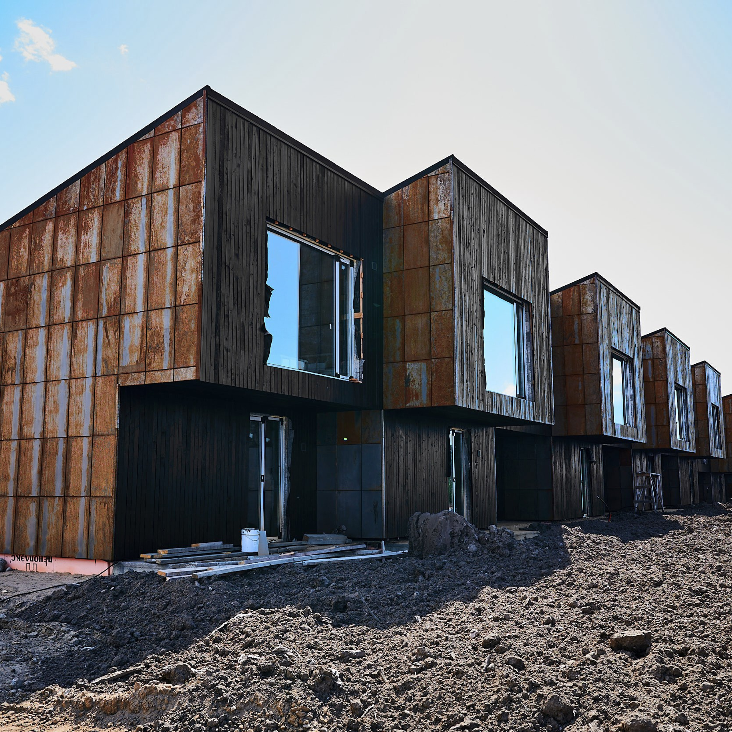 строительсво Hugge Life Country Club