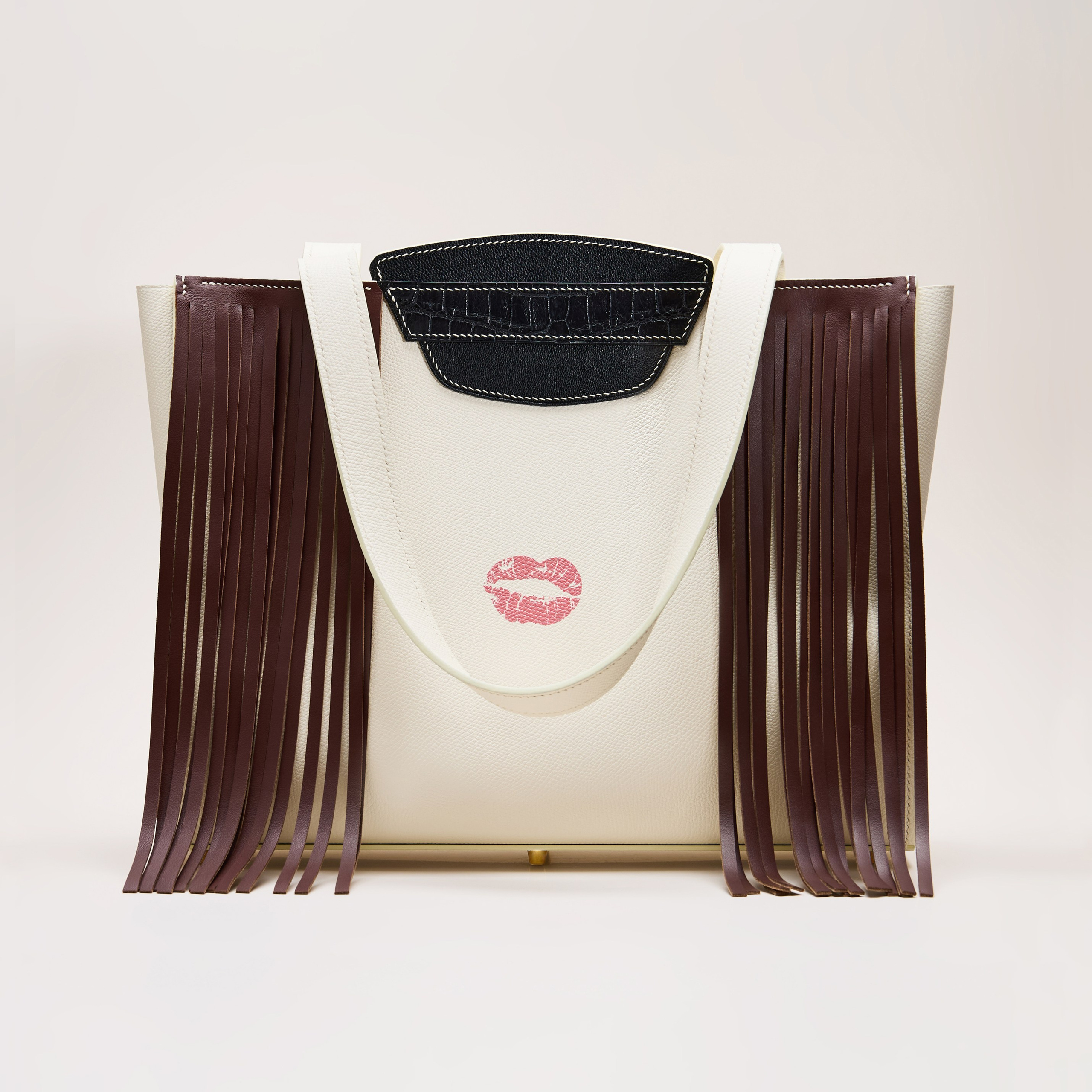 Предметная рекламная каталожная съемка сумок премиум брендов под ключ Москва