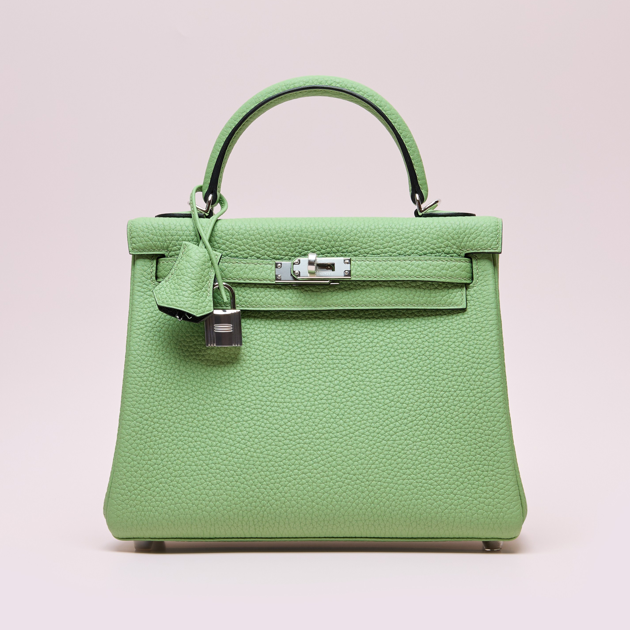 Предметная рекламная каталожная съемка сумок премиум брендов под ключ Москва