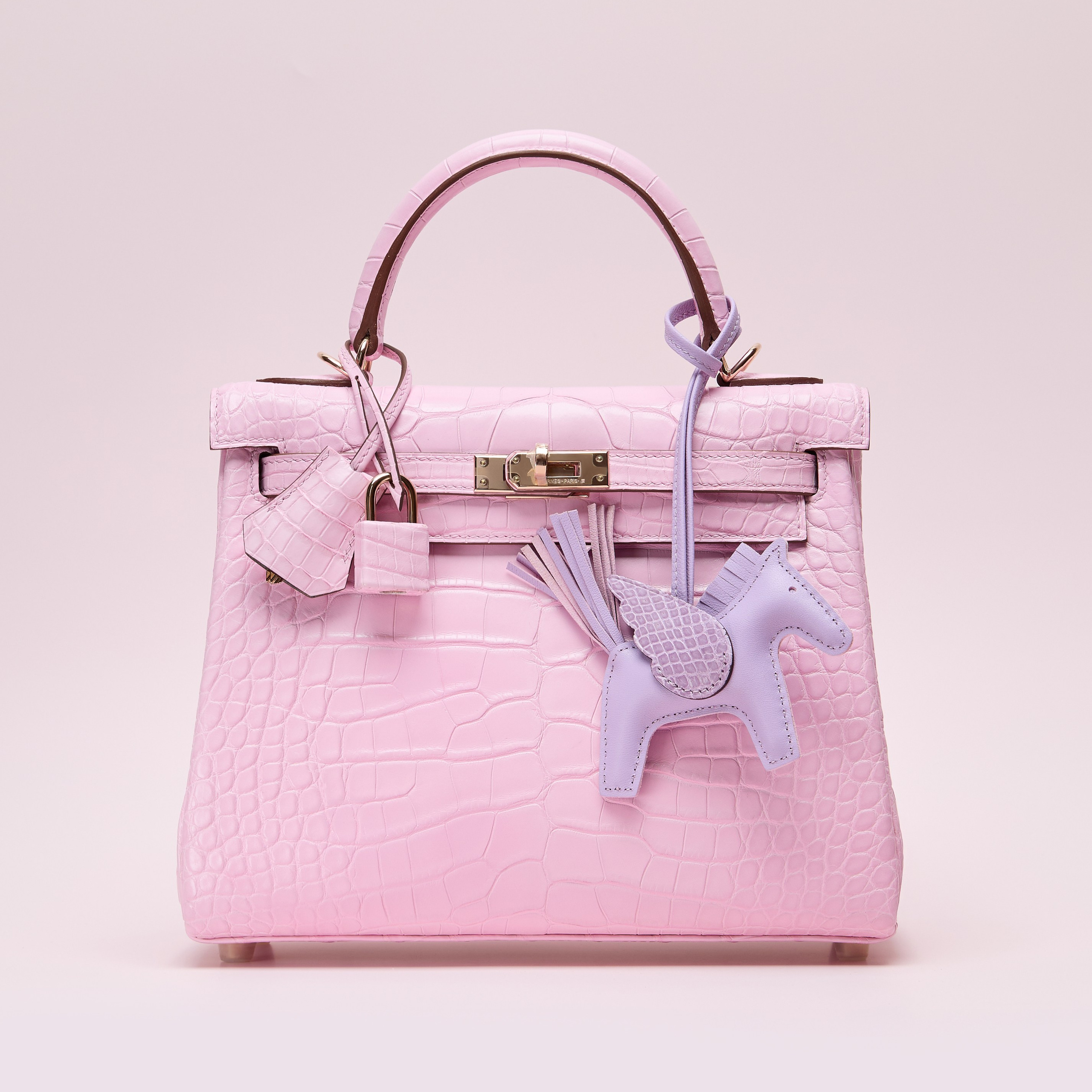 Предметная рекламная каталожная съемка сумок премиум брендов под ключ Москва