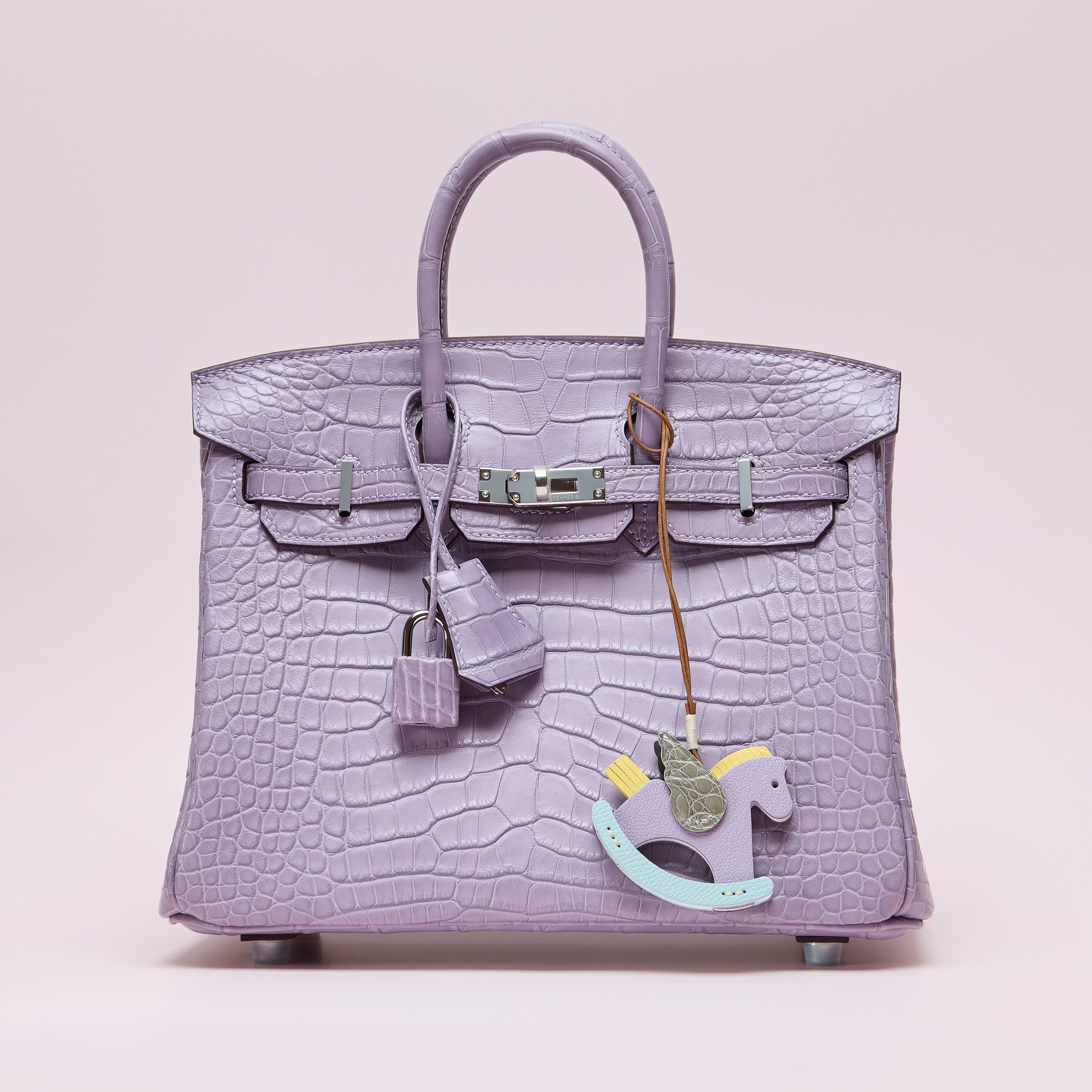 Предметная рекламная каталожная съемка сумок премиум брендов под ключ Москва