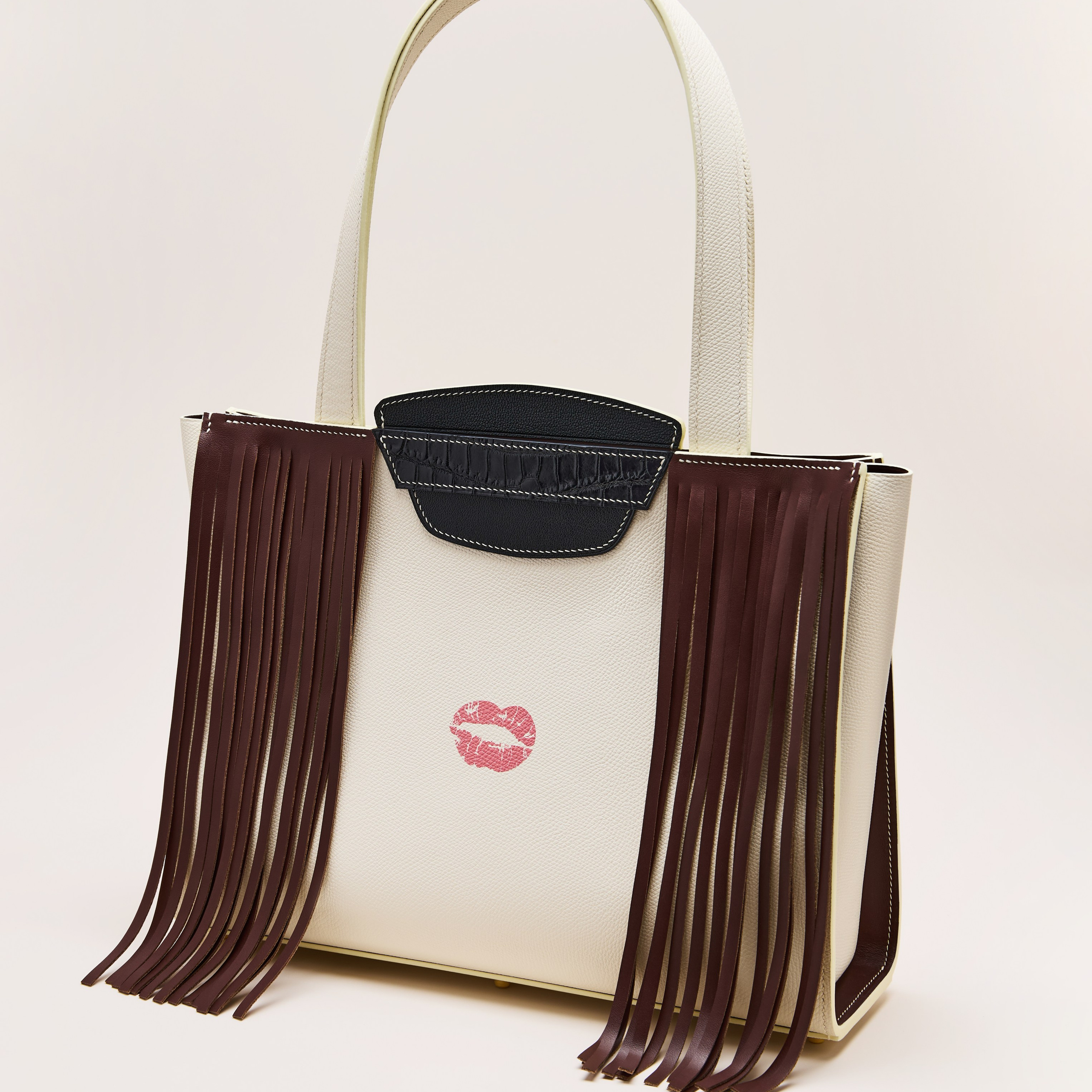 Предметная рекламная каталожная съемка сумок премиум брендов под ключ Москва