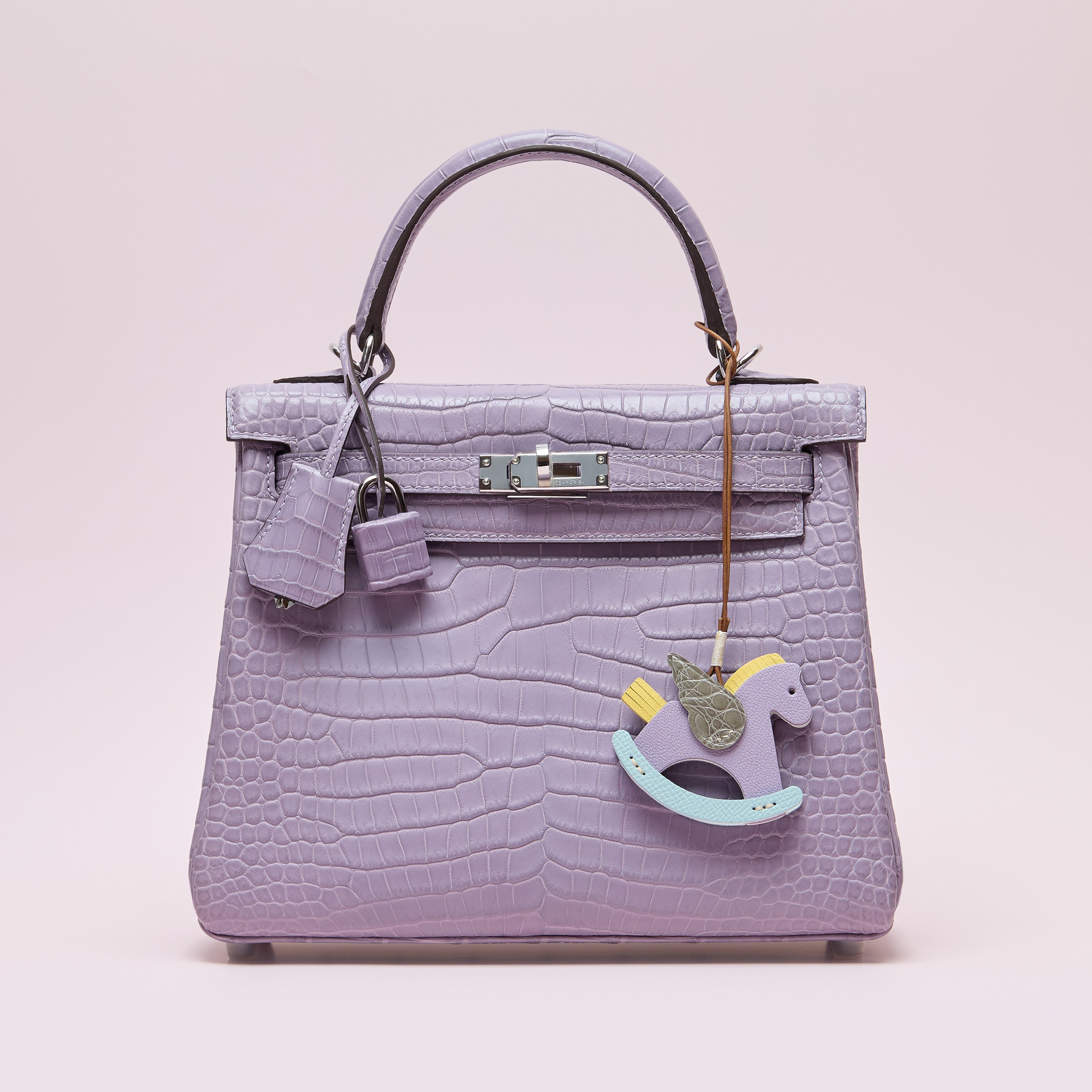 Предметная рекламная каталожная съемка сумок премиум брендов под ключ Москва