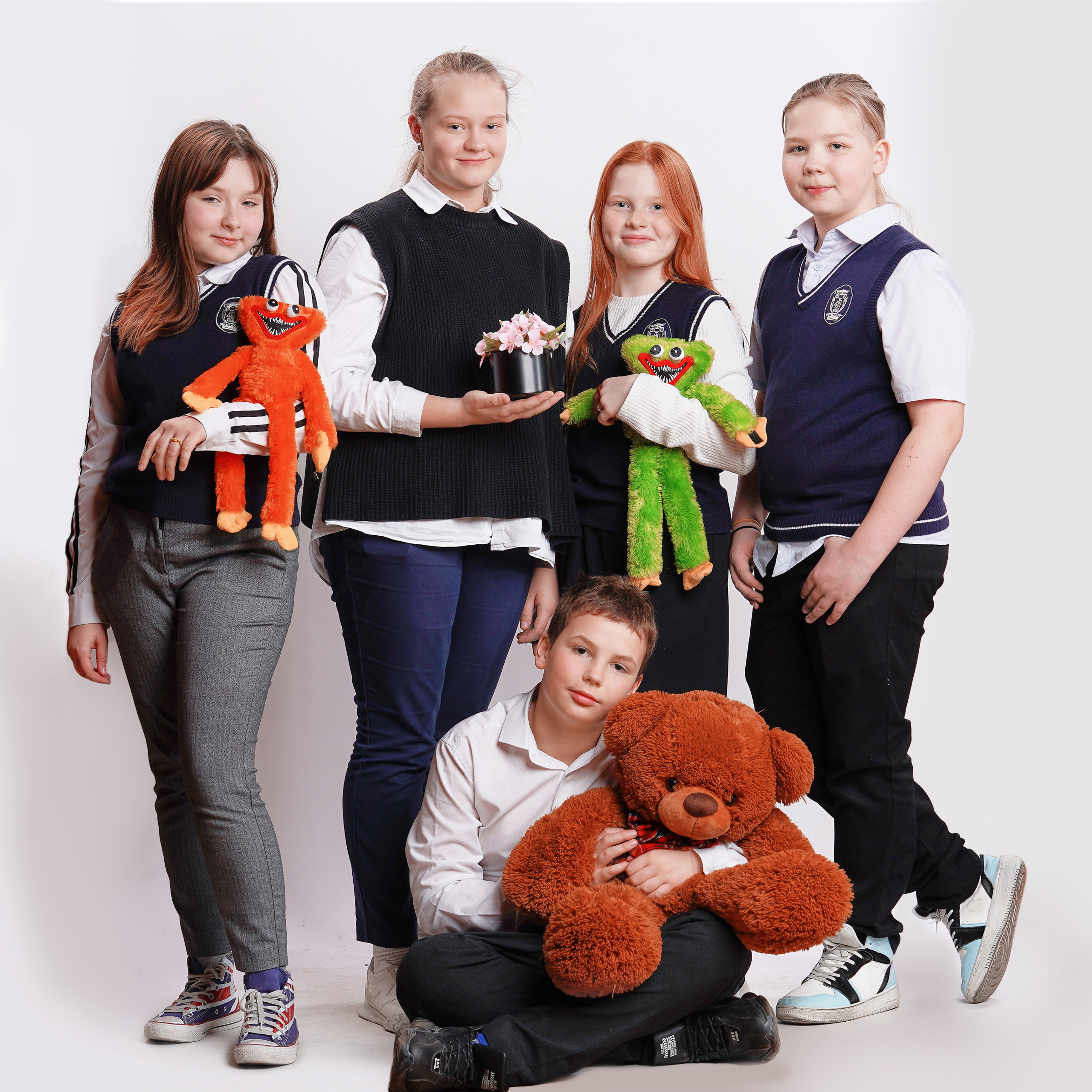 И снова новый реквизит. Школьная фотография в Санкт-Петербурге, выпускные альбомы, фотосессии