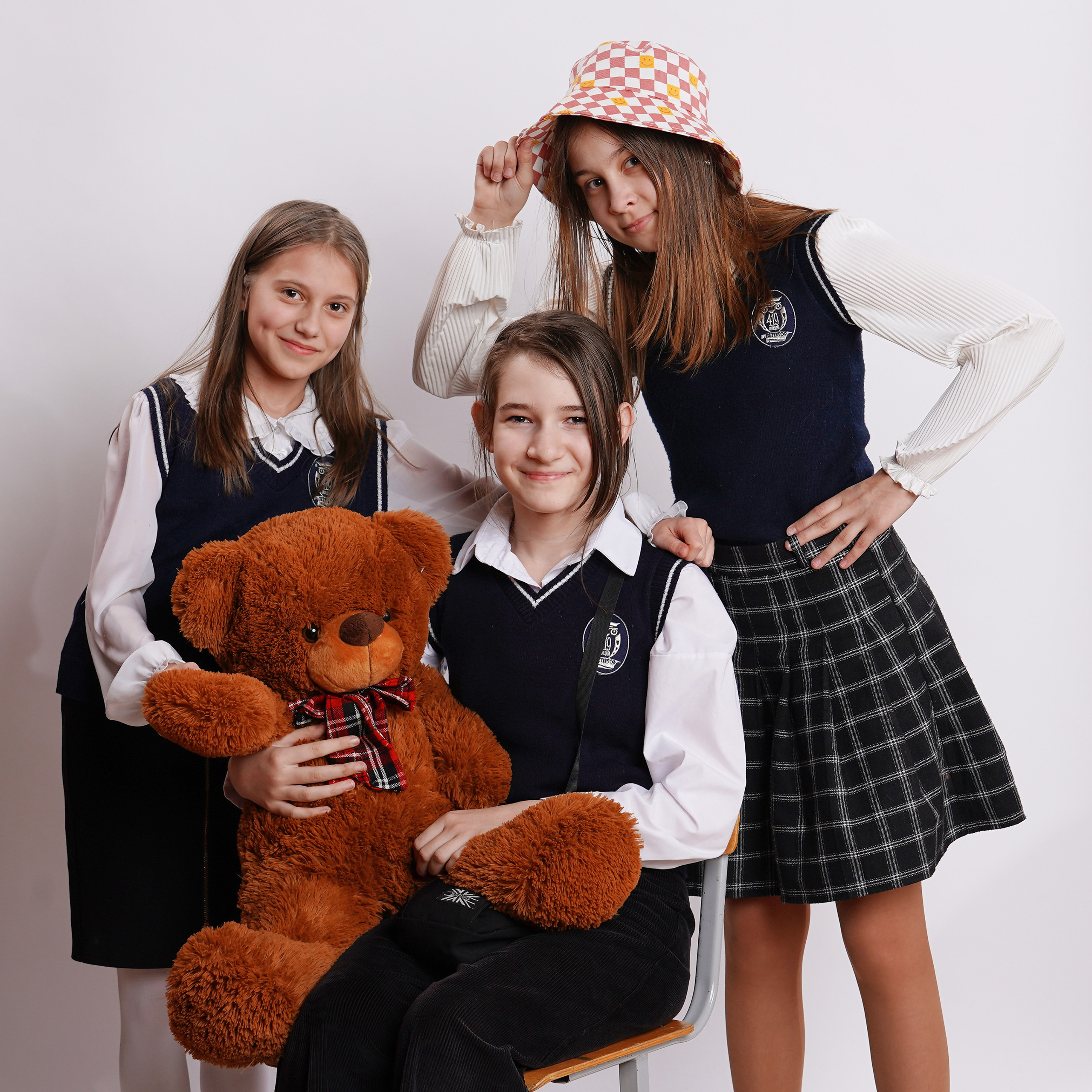 И снова новый реквизит. Школьная фотография в Санкт-Петербурге, выпускные альбомы, фотосессии