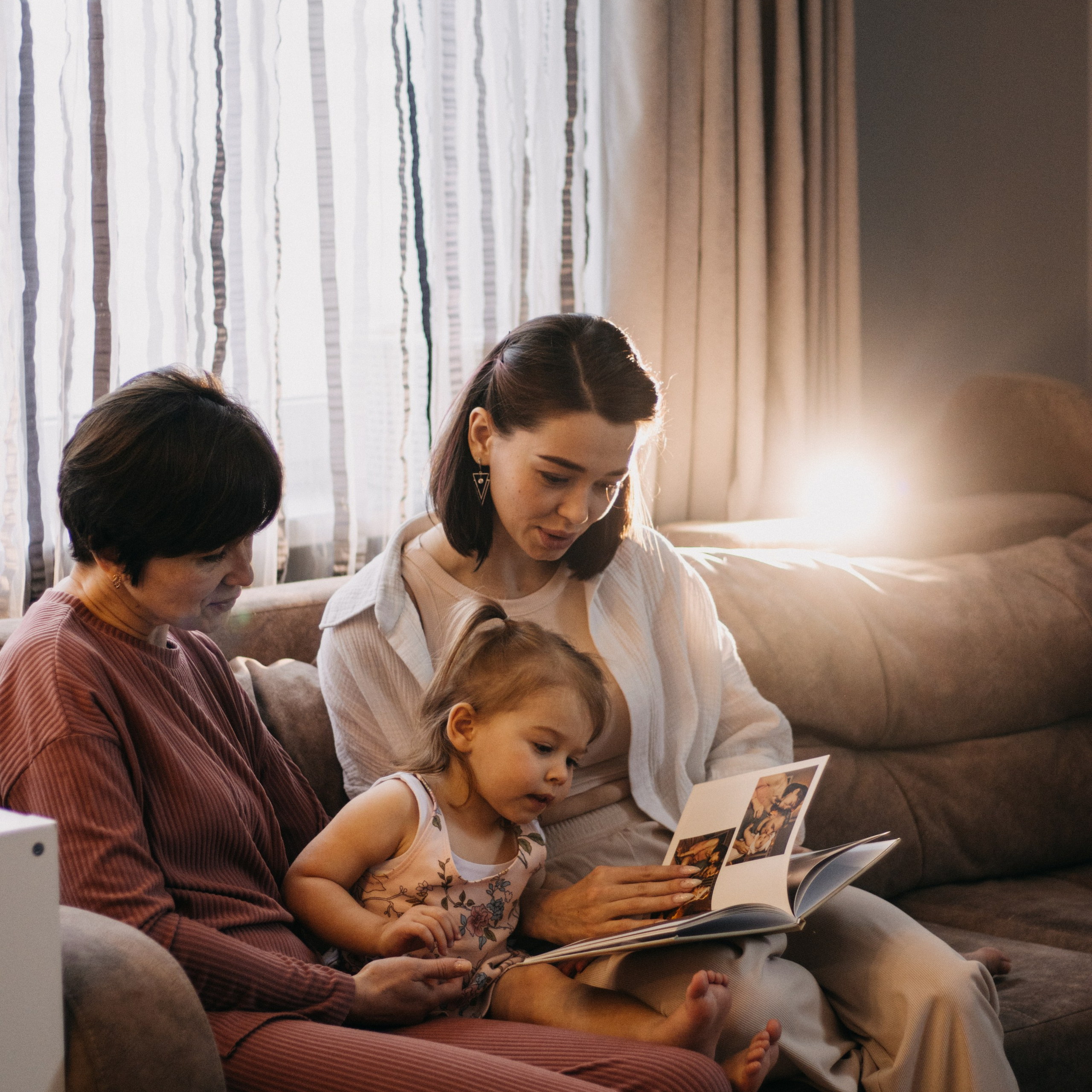 Зоя, Виктория и Лили