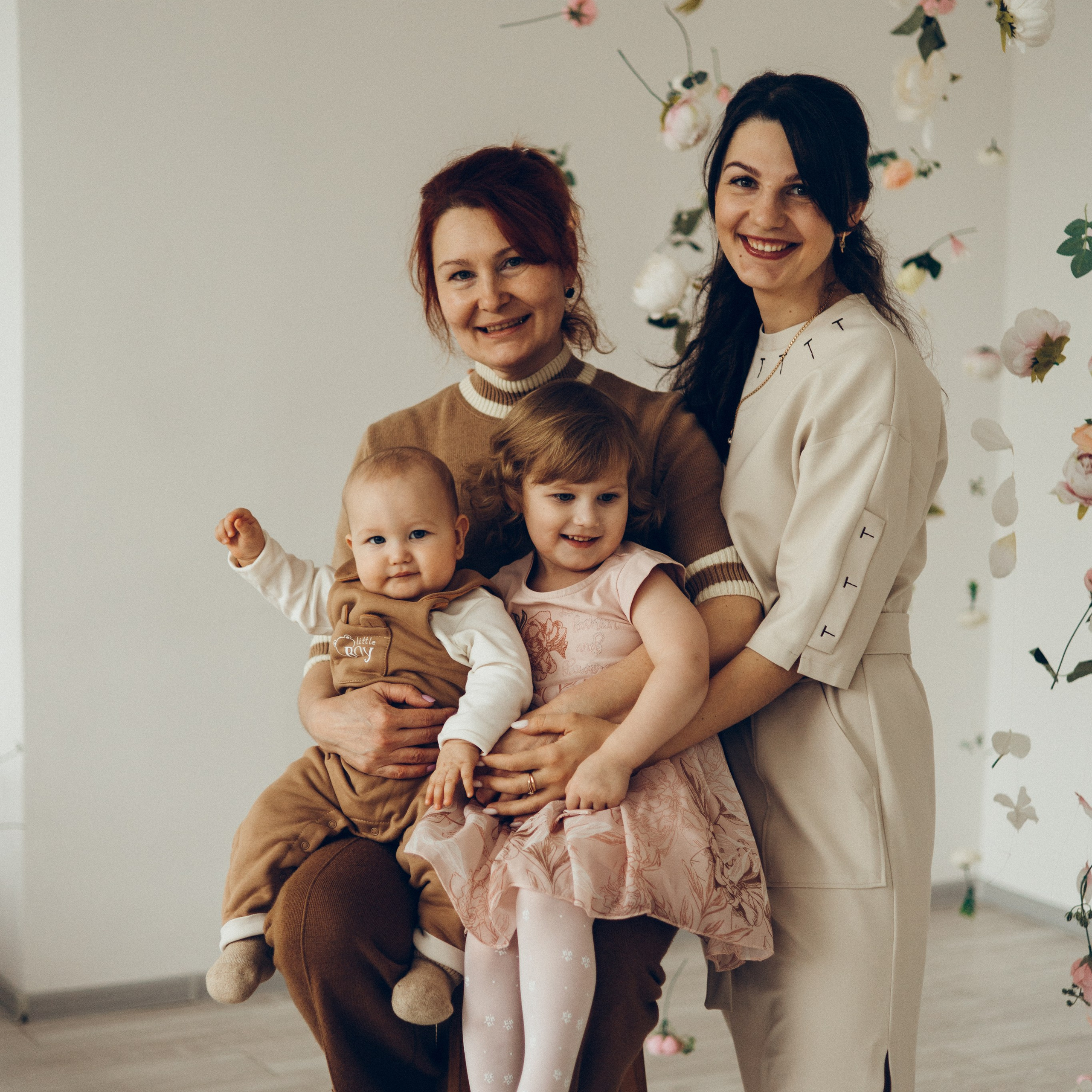 Ирина, Оксана, Саша и Фёдор