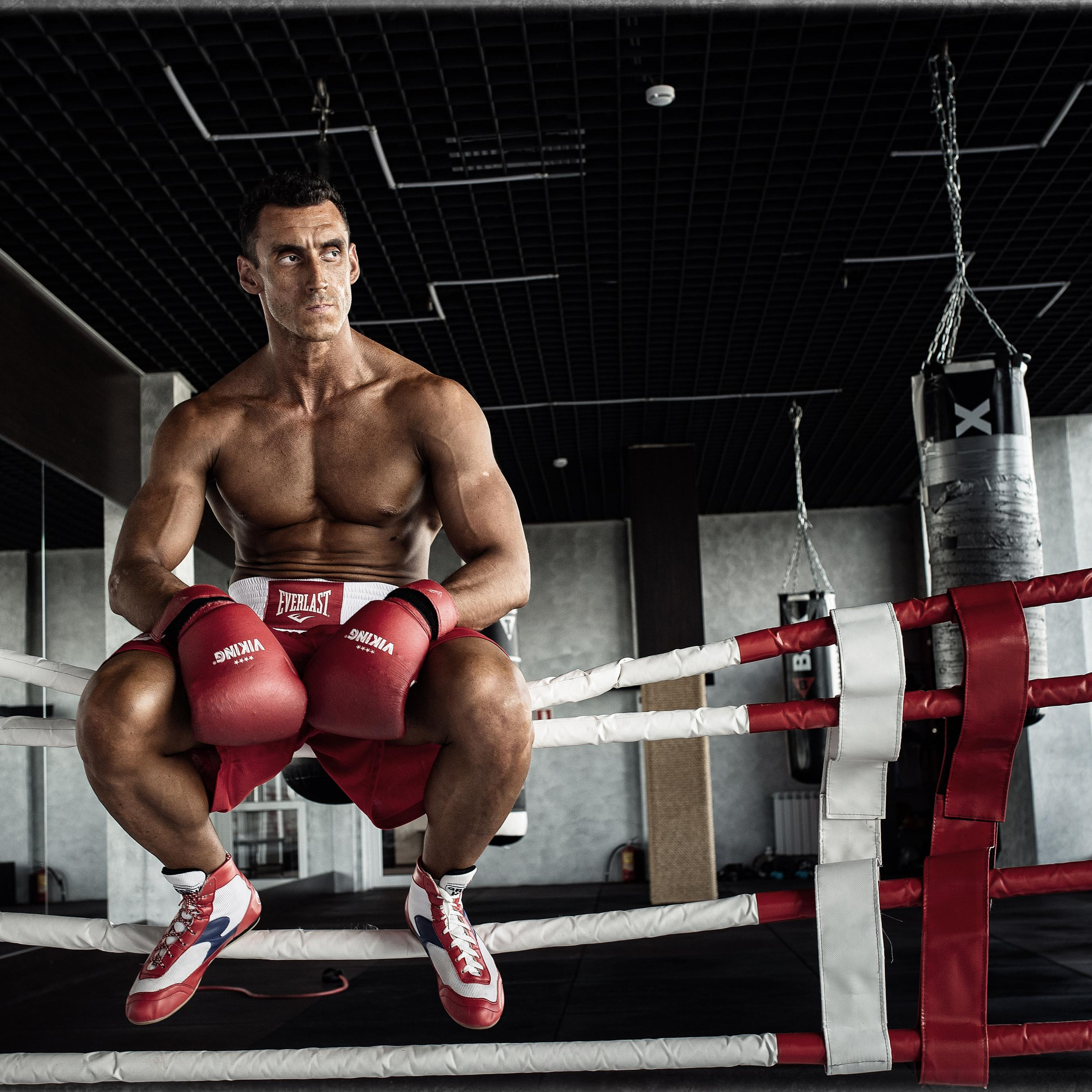 Шоумен и актер Руслан Январев