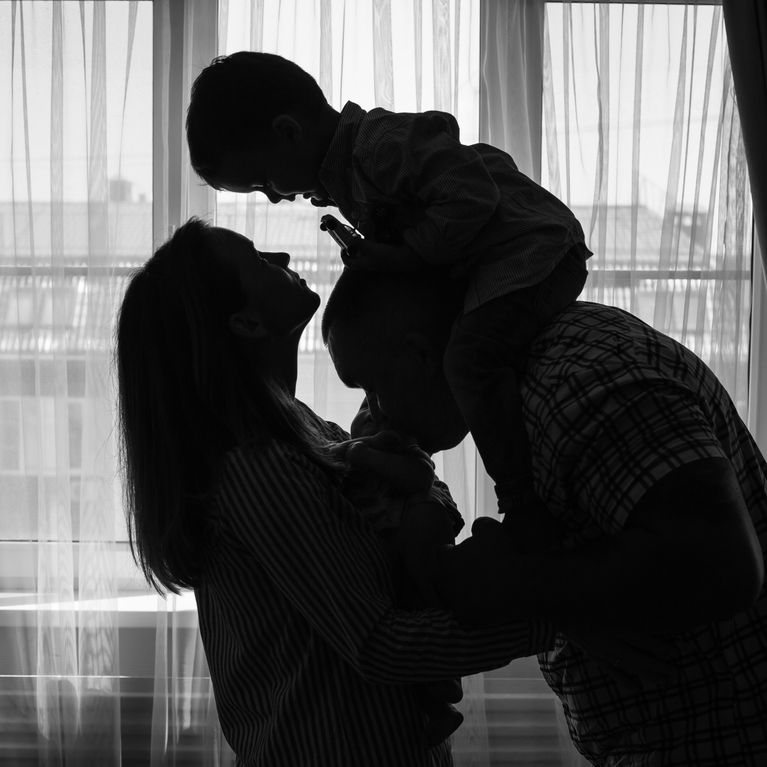 Целая вселенная в одной квартире.Продолжение.Черно-белая серия.