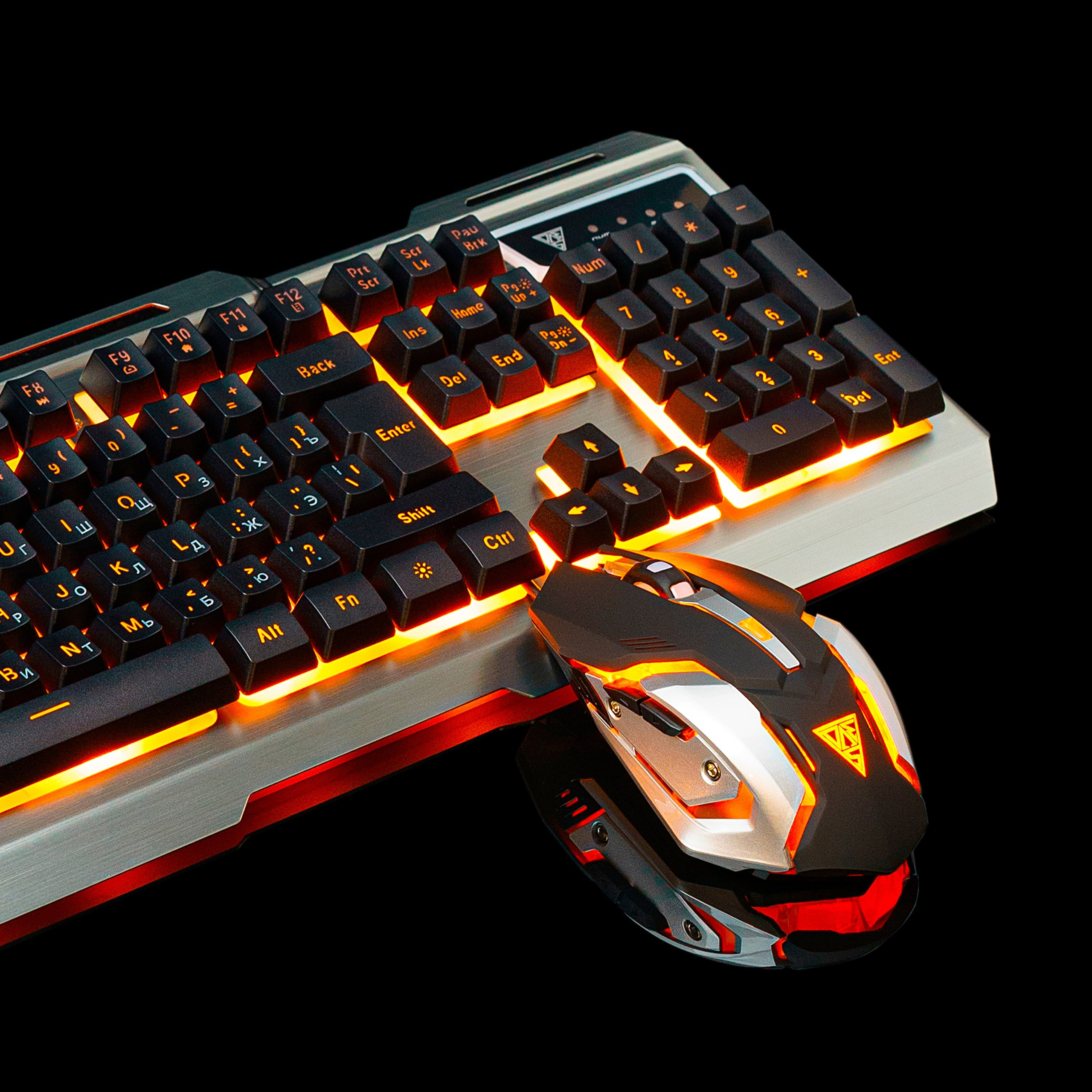 Черный фон зеркальный. Предметный фотограф Анна Чепа