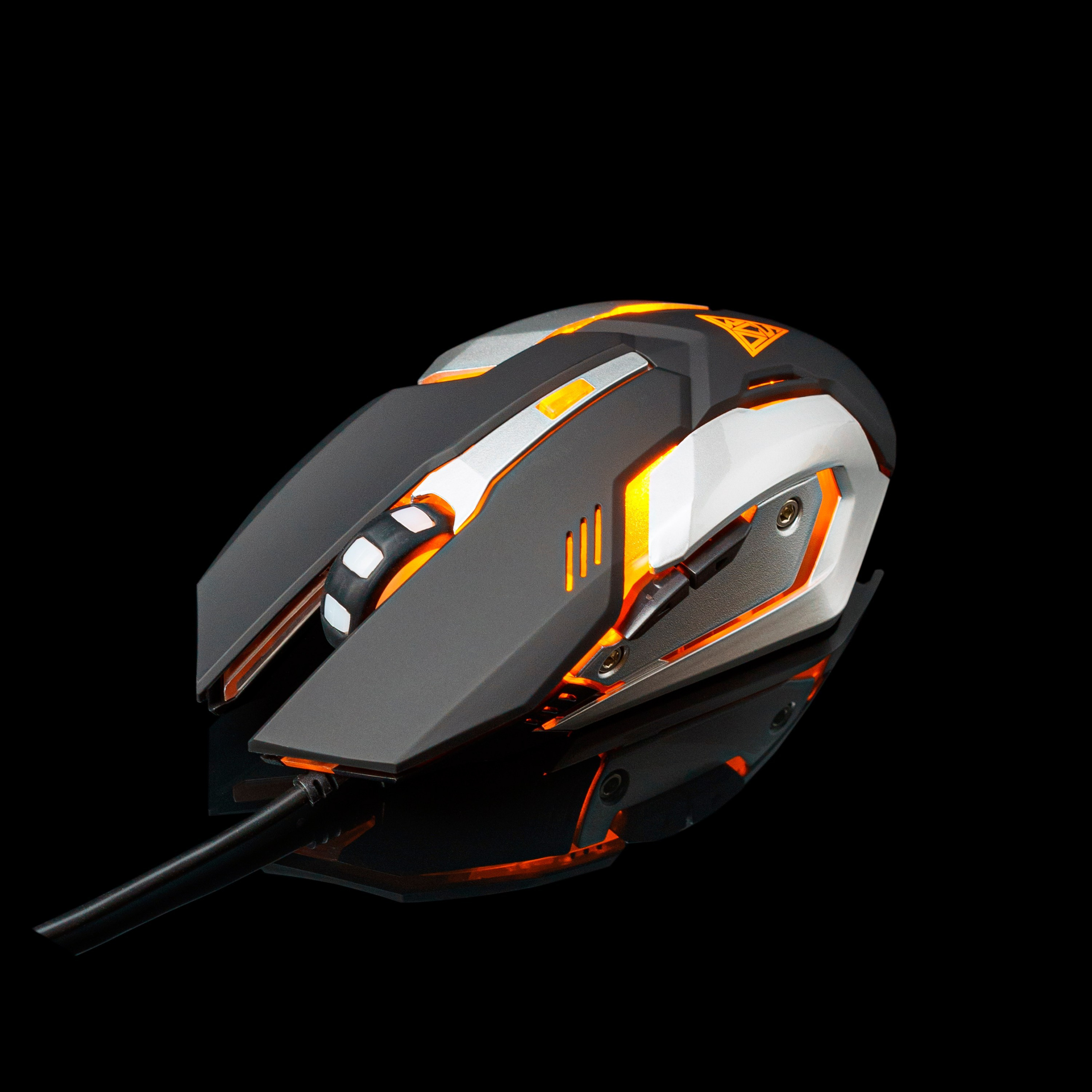 Черный фон зеркальный. Предметный фотограф Анна Чепа