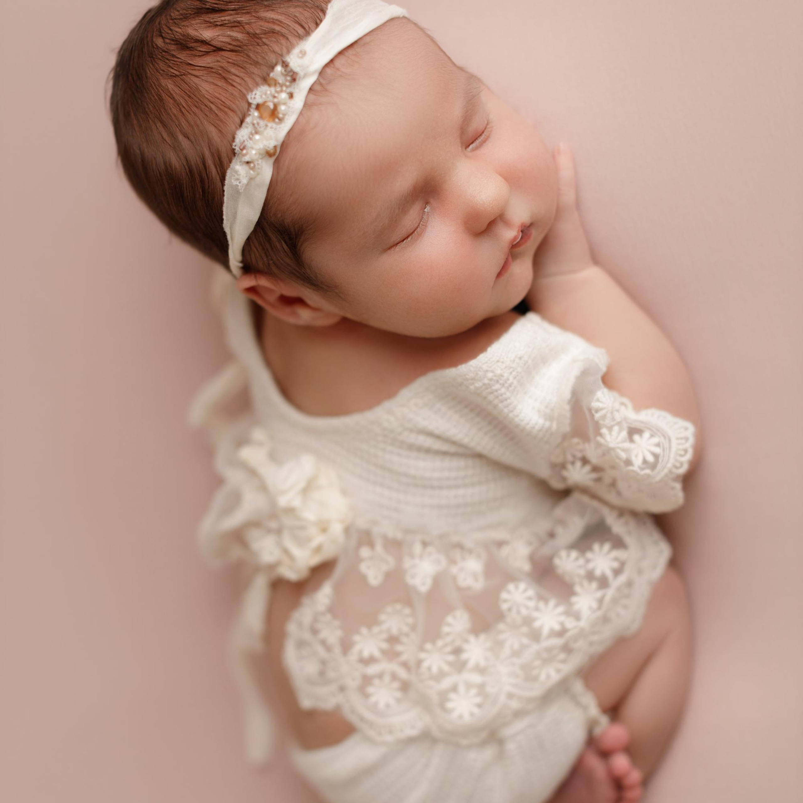 Фотосессия новорожденных Краснодар. Фотограф новорожденных Краснодар Алена Гребенькова