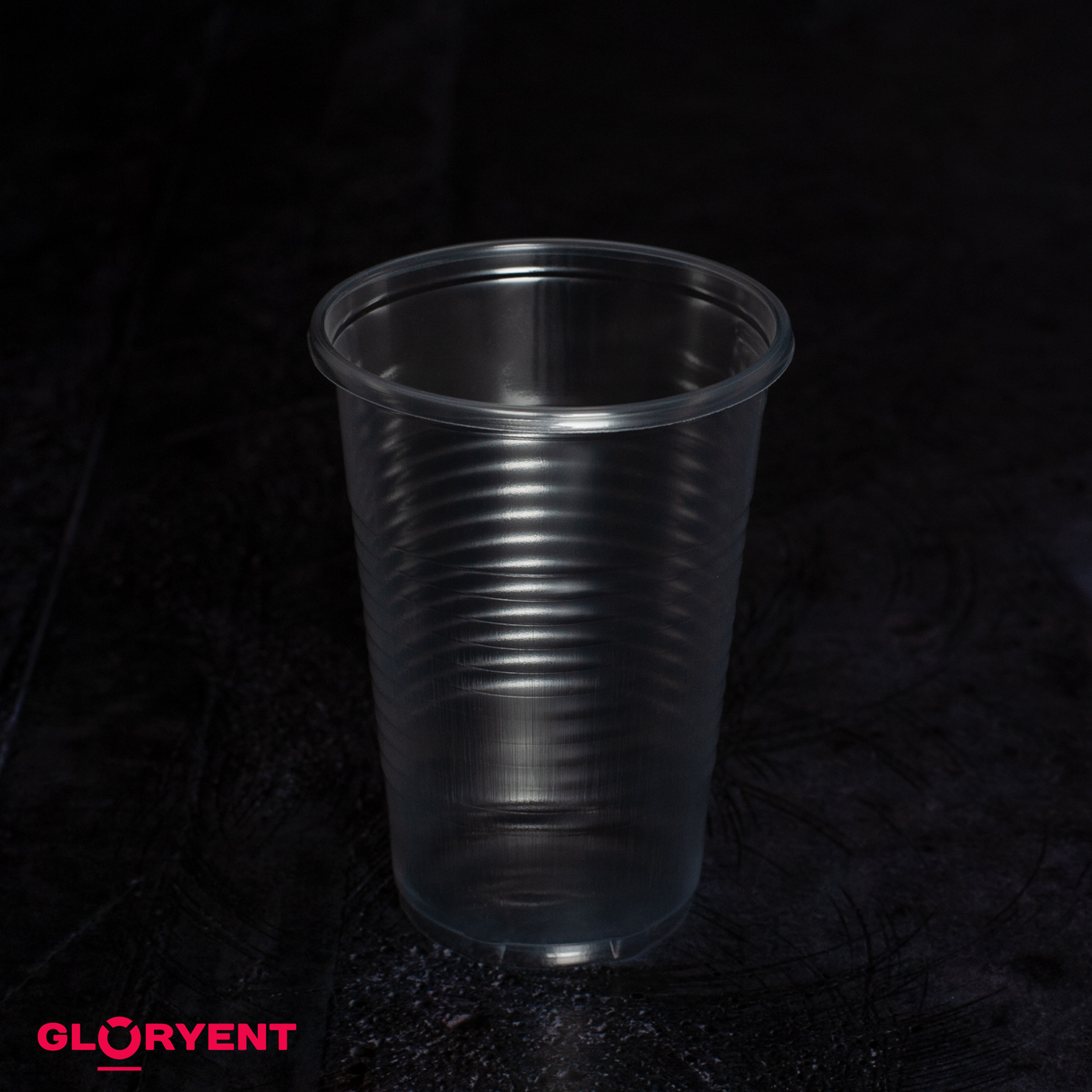 Пластиковые стаканчики