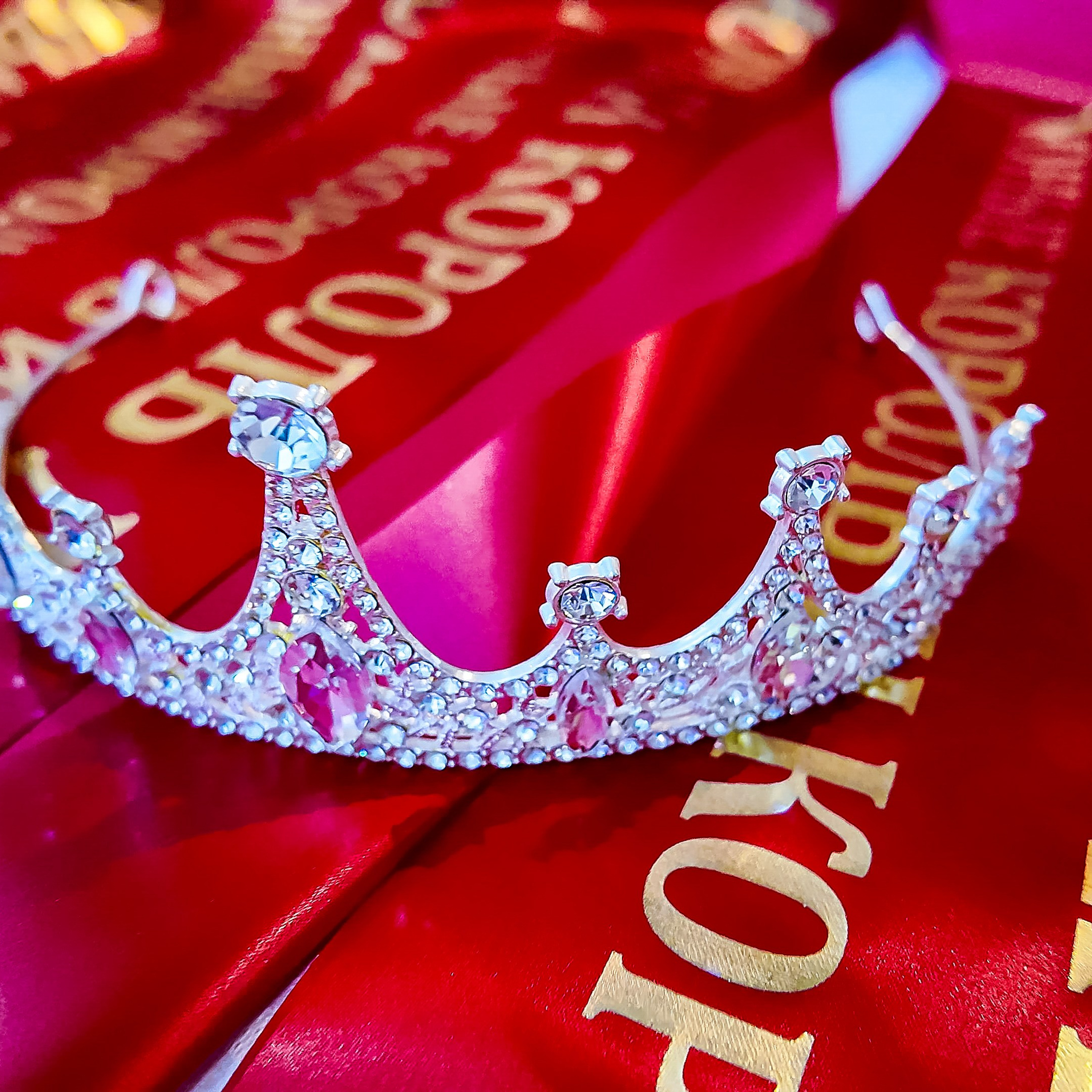 ЮНЫЕ КОРОЛЬ И КОРОЛЕВА 👑