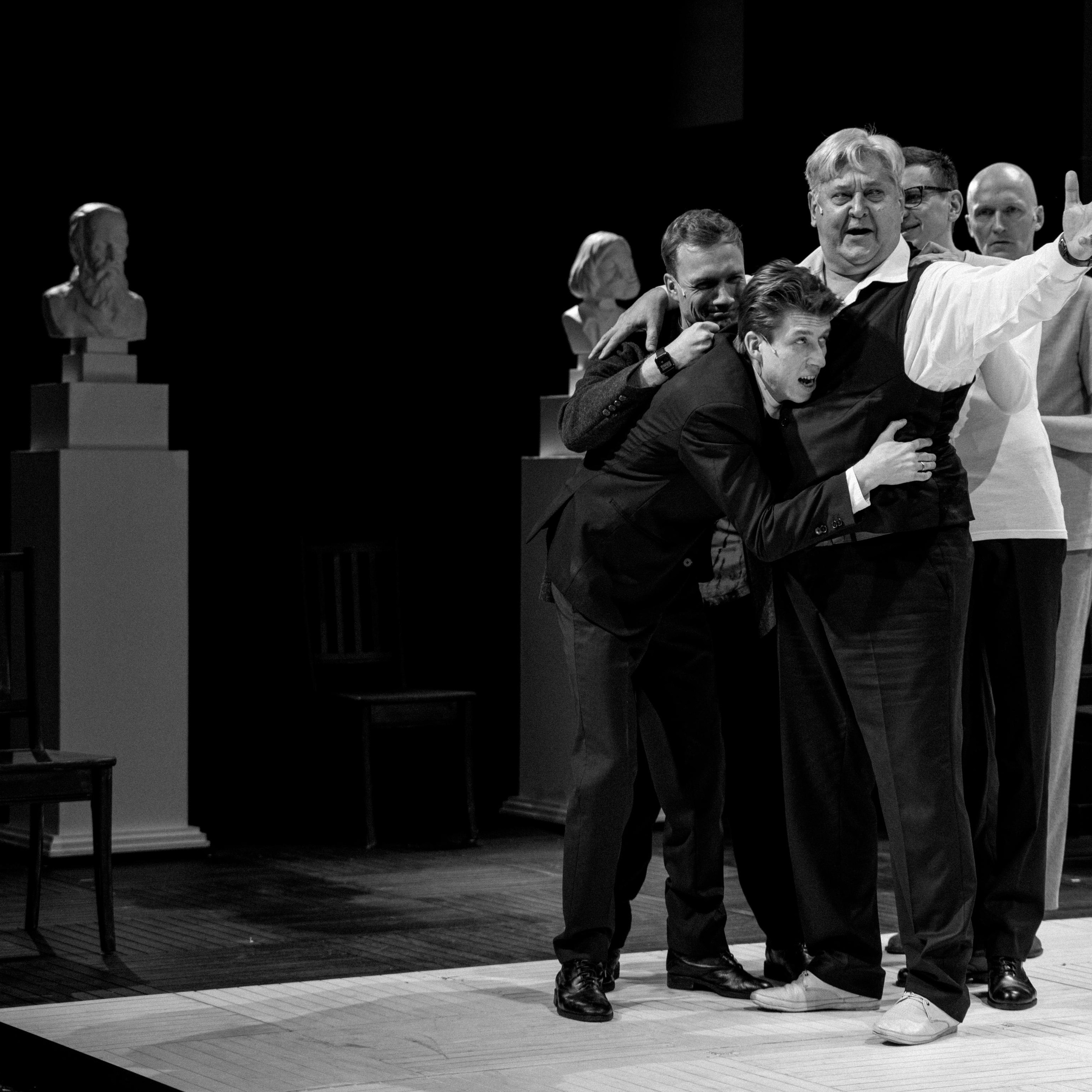 Закулисье спектакля «Тварь» в Александринском театре