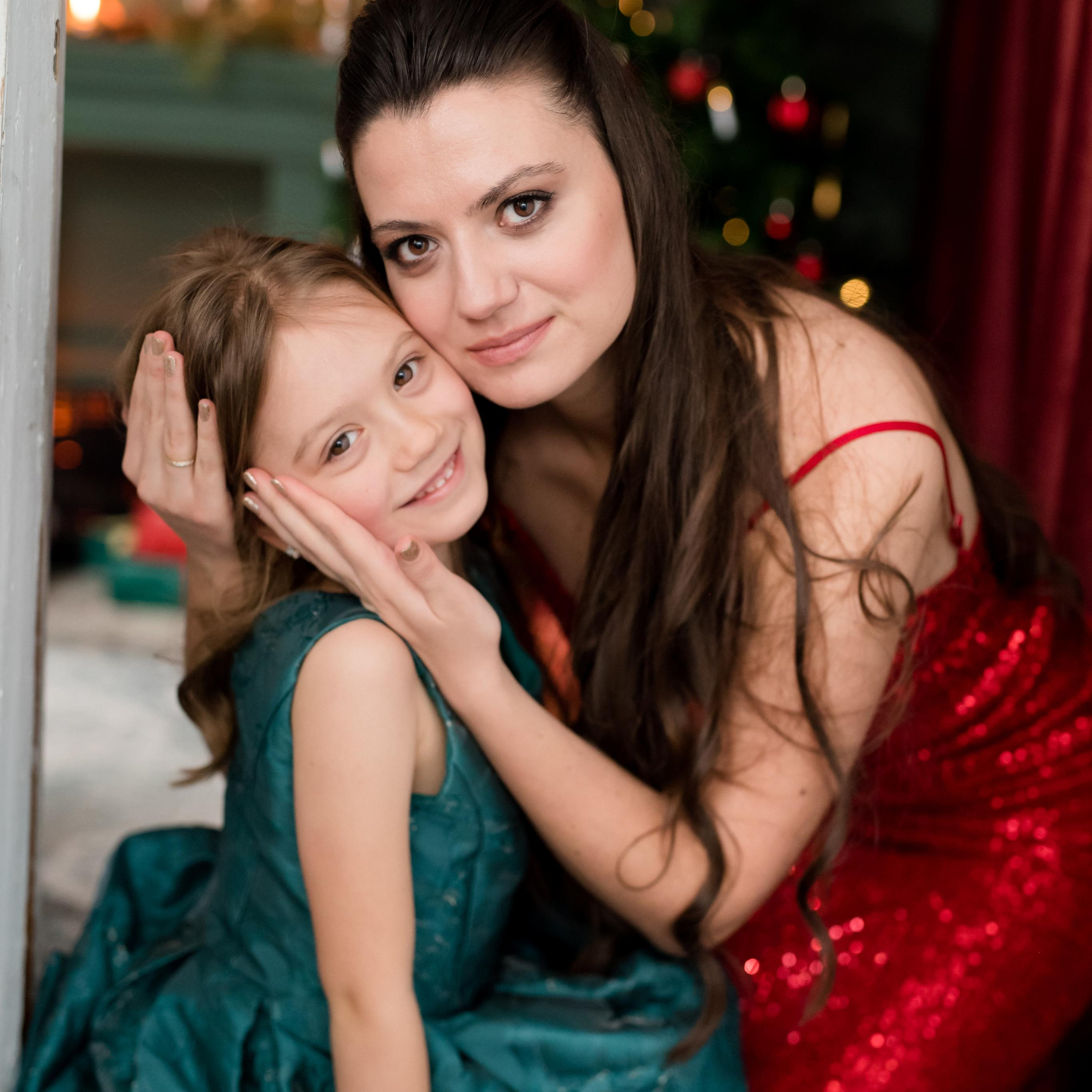 Мама с дочкой