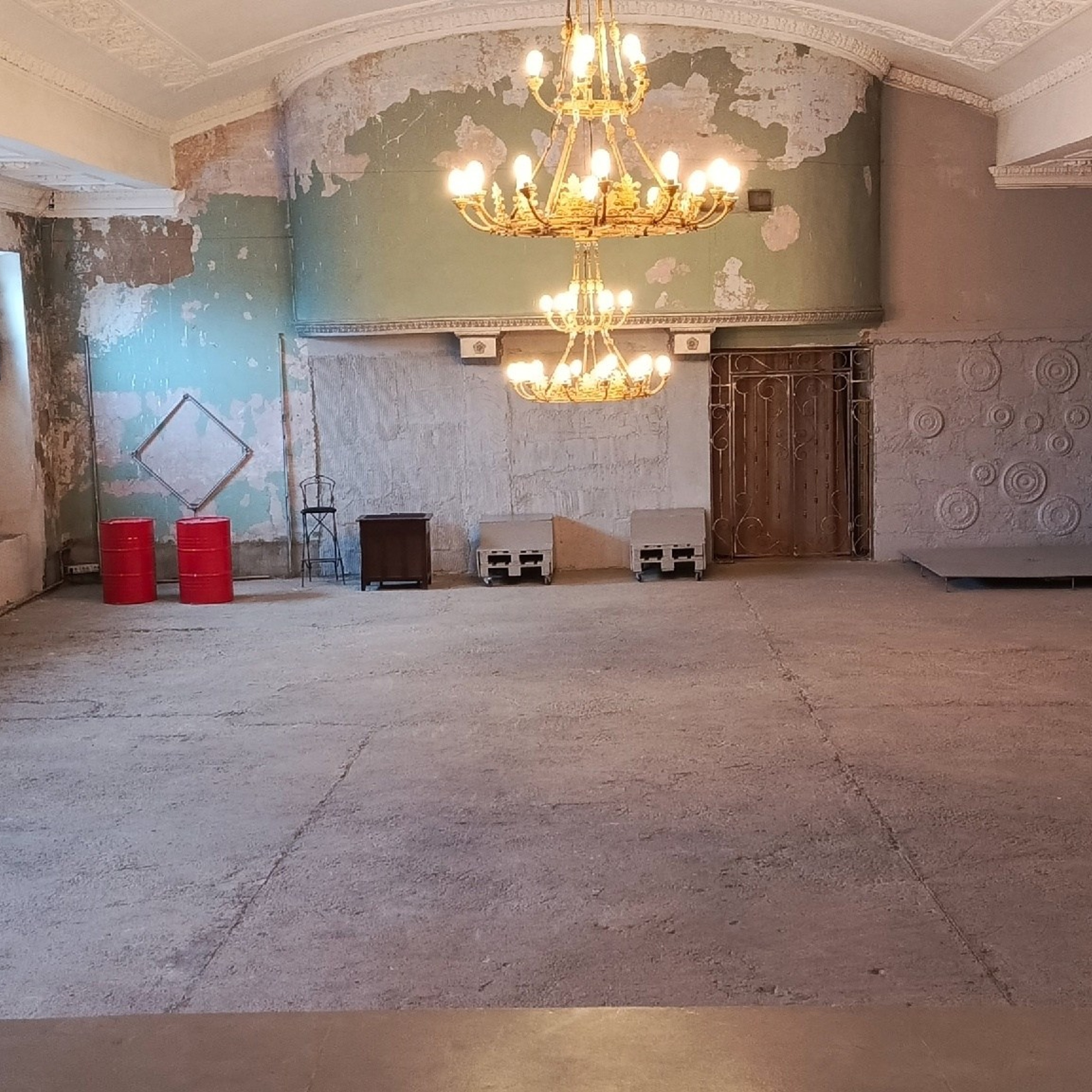 Зал «Стройка» 440 м²