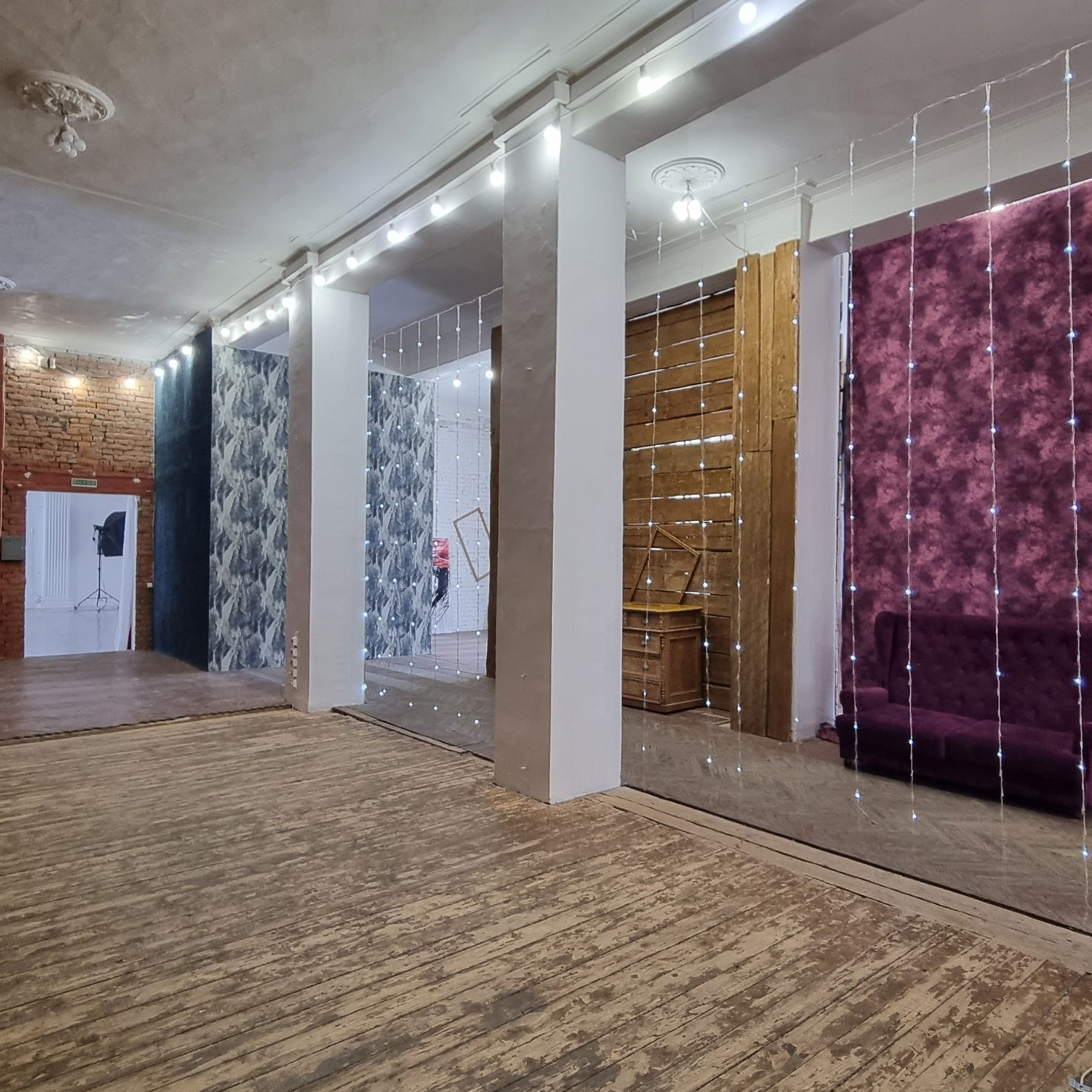 Зал «Кирпичный» 110 м²