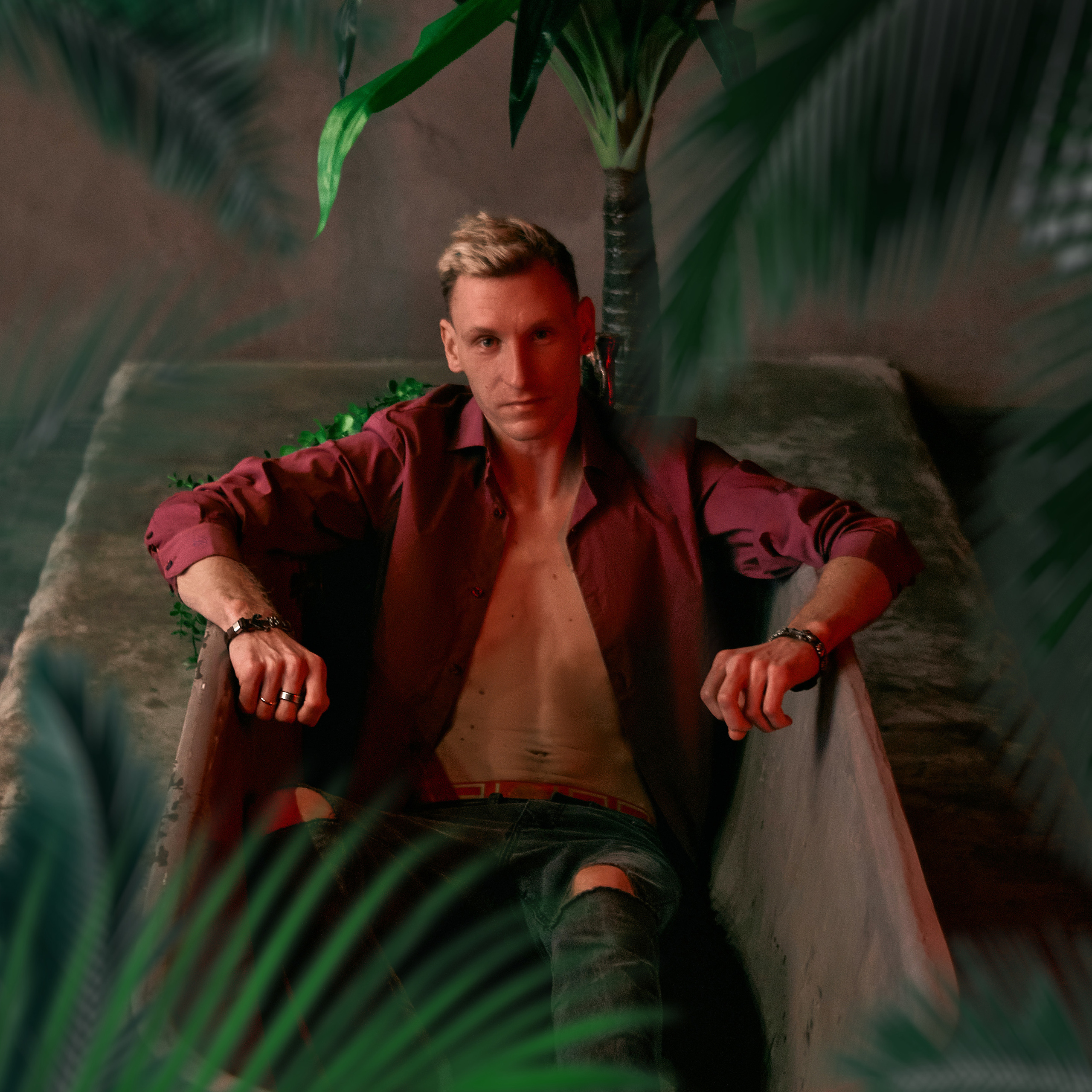 Денис со змеей. Андрей Дудкин. Контент фотограф в Москве