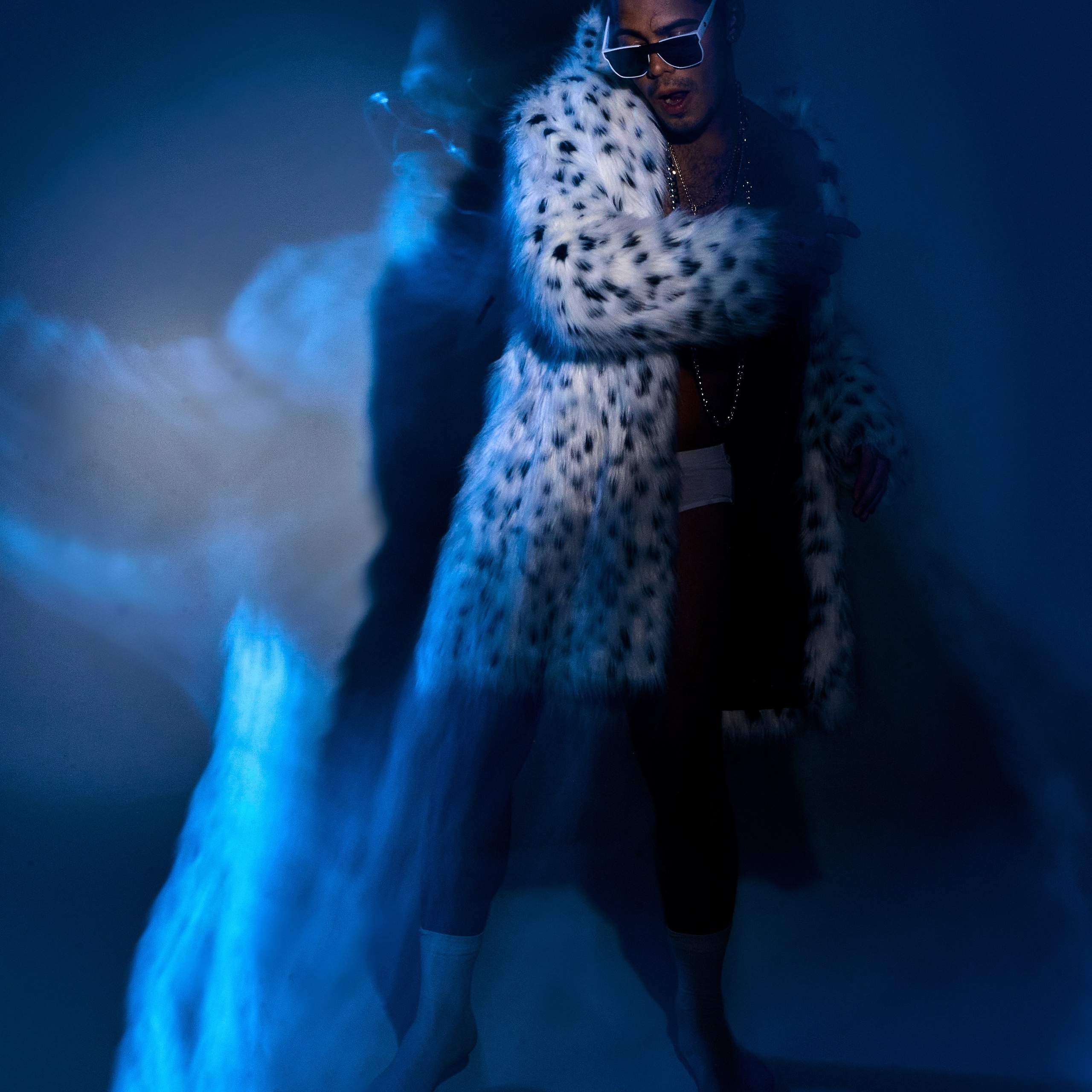 Промо и обложка сингла Алексей Воронов «На парапет». Андрей Дудкин. Контент фотограф в Москве