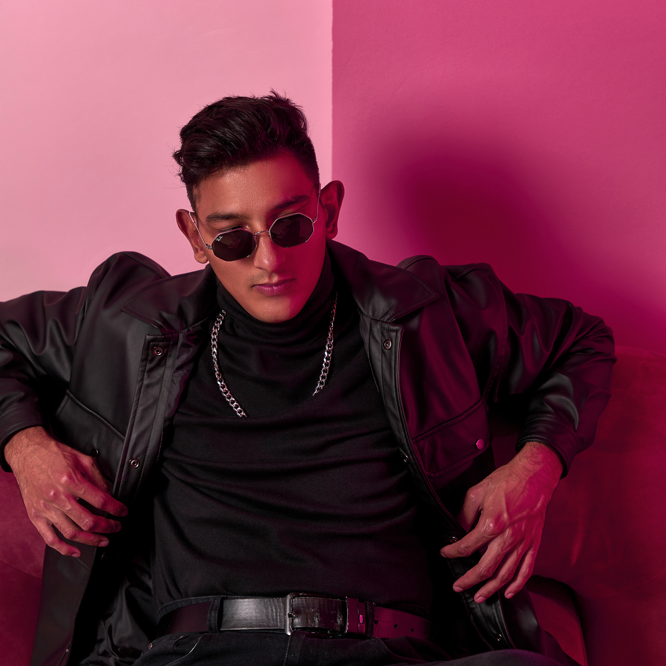 Костя x Розовый лофт. Андрей Дудкин. Контент фотограф в Москве