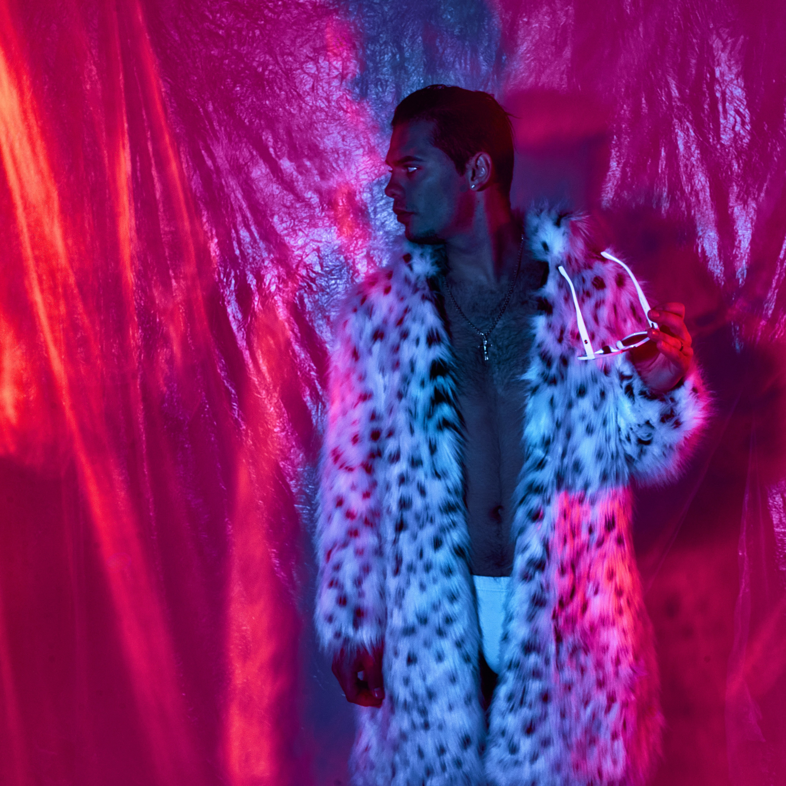 Промо и обложка сингла Алексей Воронов «На парапет». Андрей Дудкин. Контент фотограф в Москве