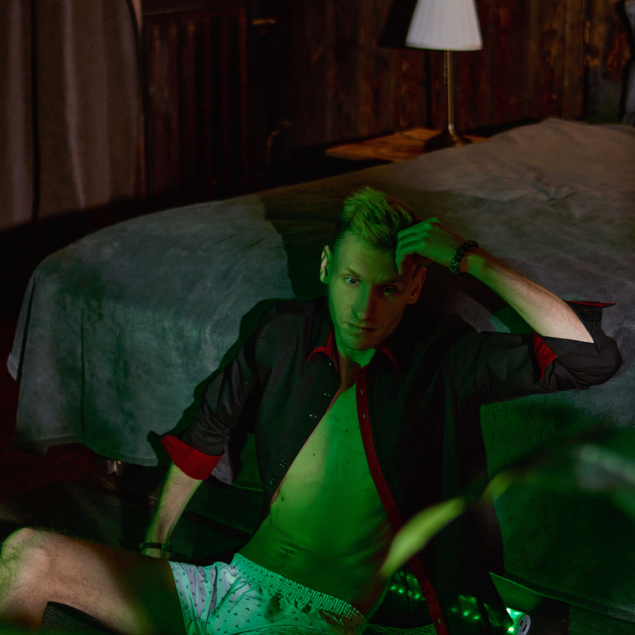 Денис со змеей. Андрей Дудкин. Контент фотограф в Москве