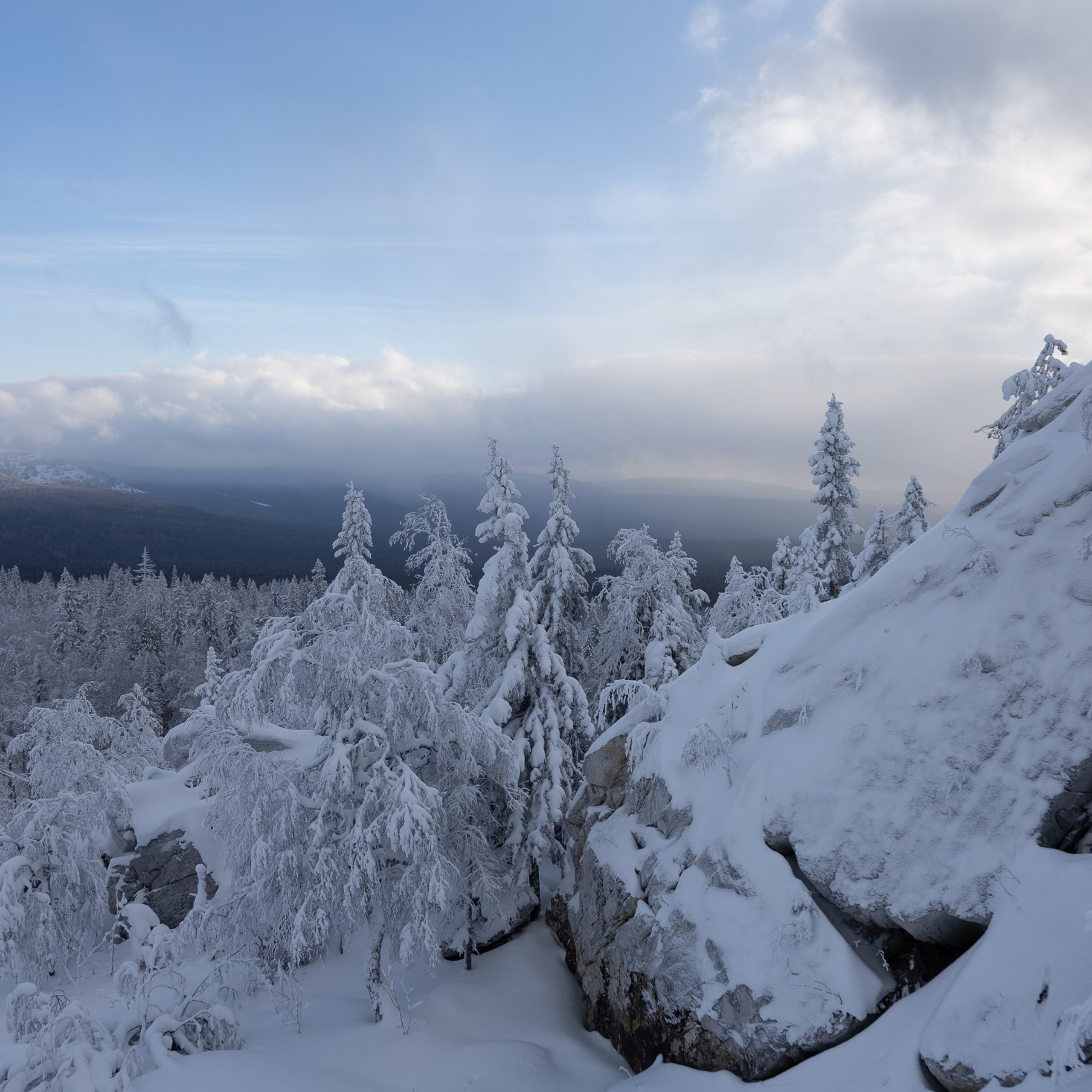 Черная скала
