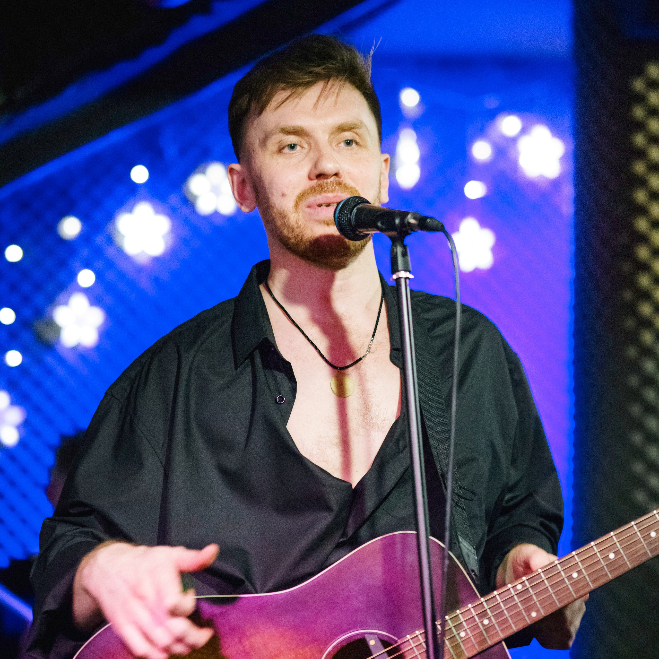 Концерт группы Тони Мак в баре Debaser