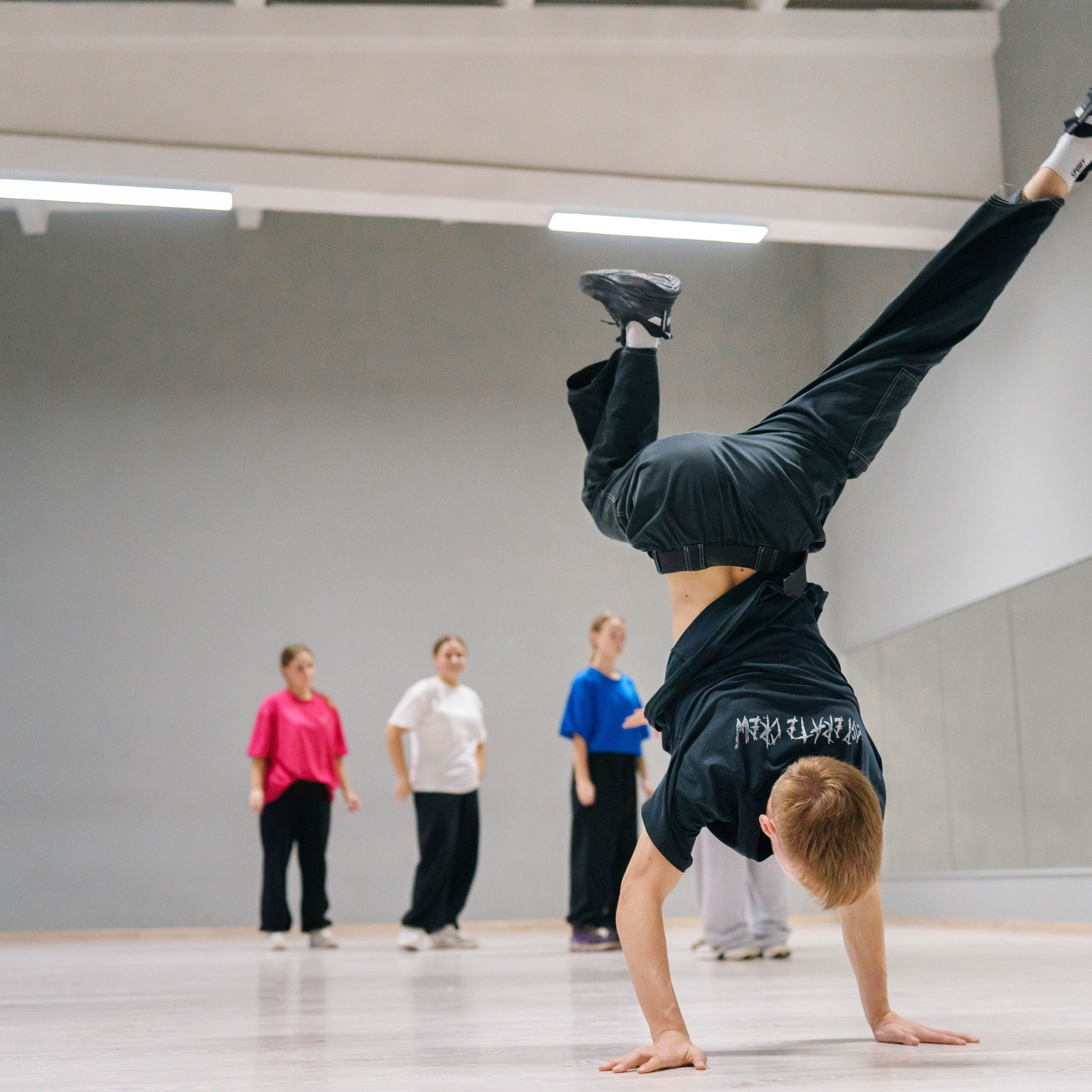 Проект tочka/танцы