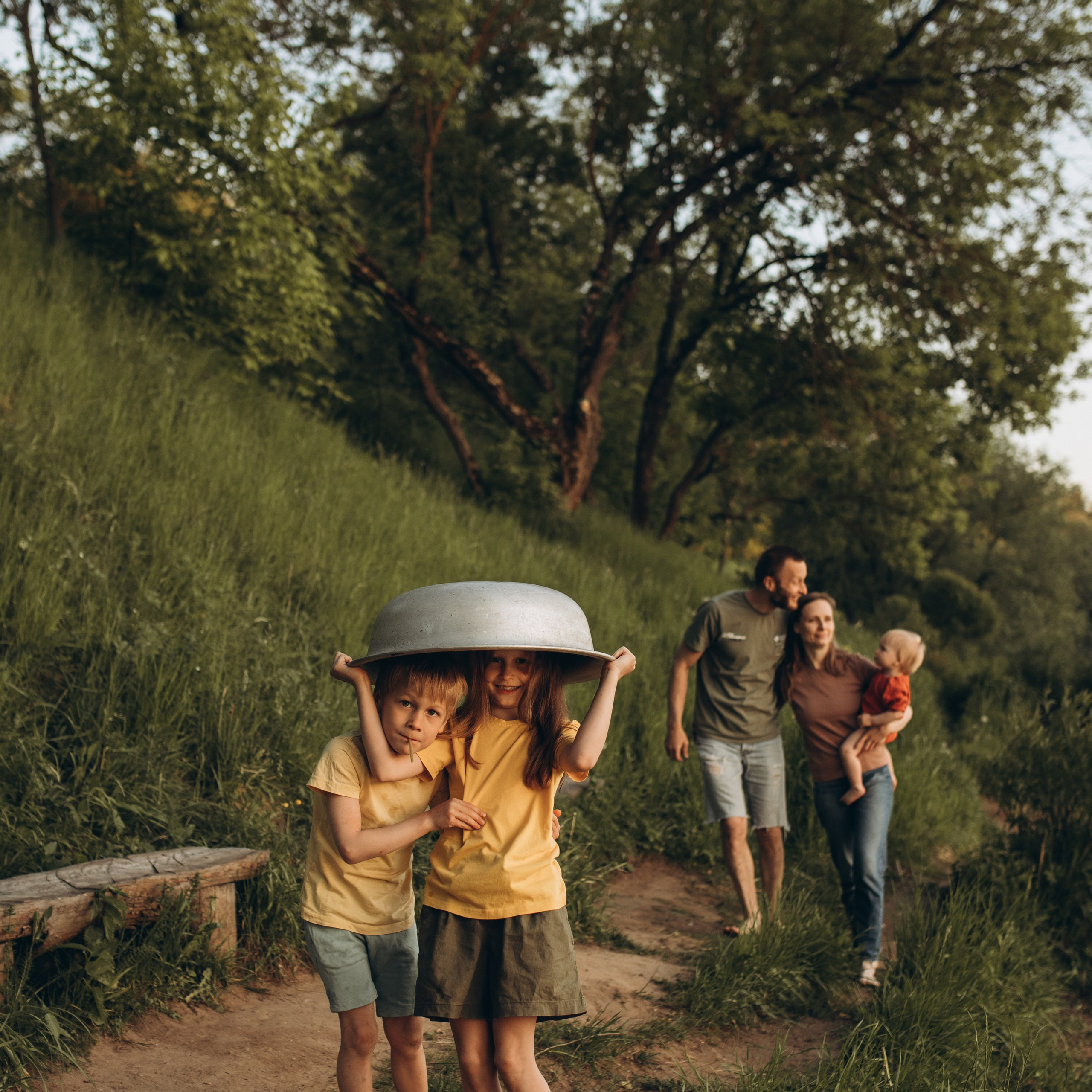 Саша, Петя, Маня, Веня и Яся