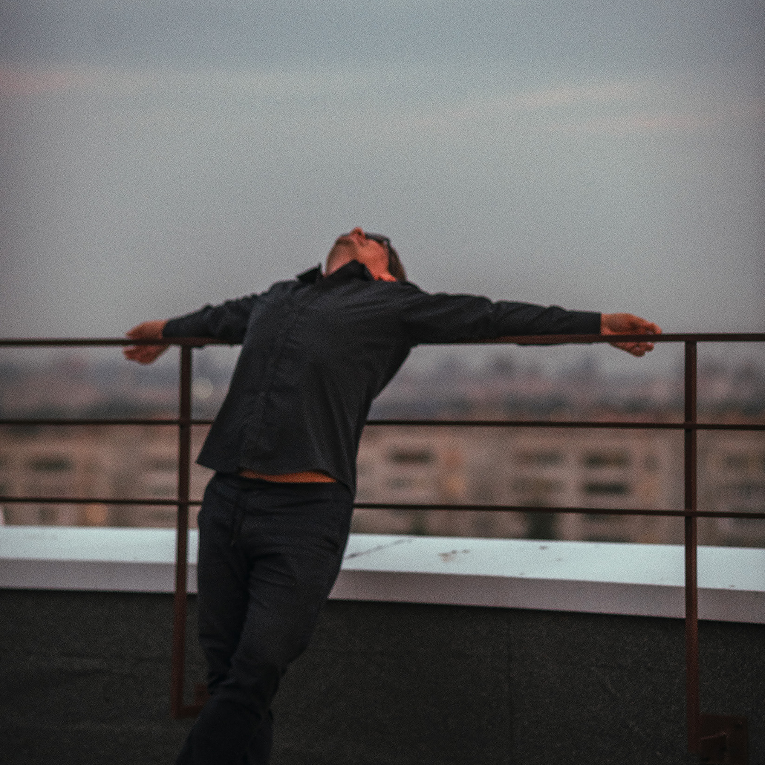 Атмосферная фотосессия на крыше