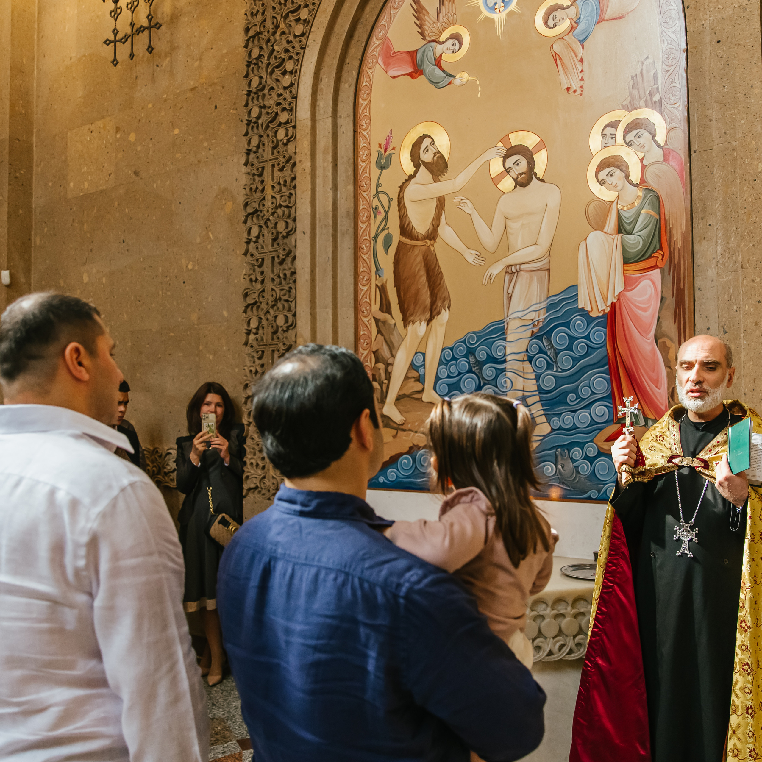 Фотограф на крещение в Москве. Krumstudio фото, видео по Москве и МО