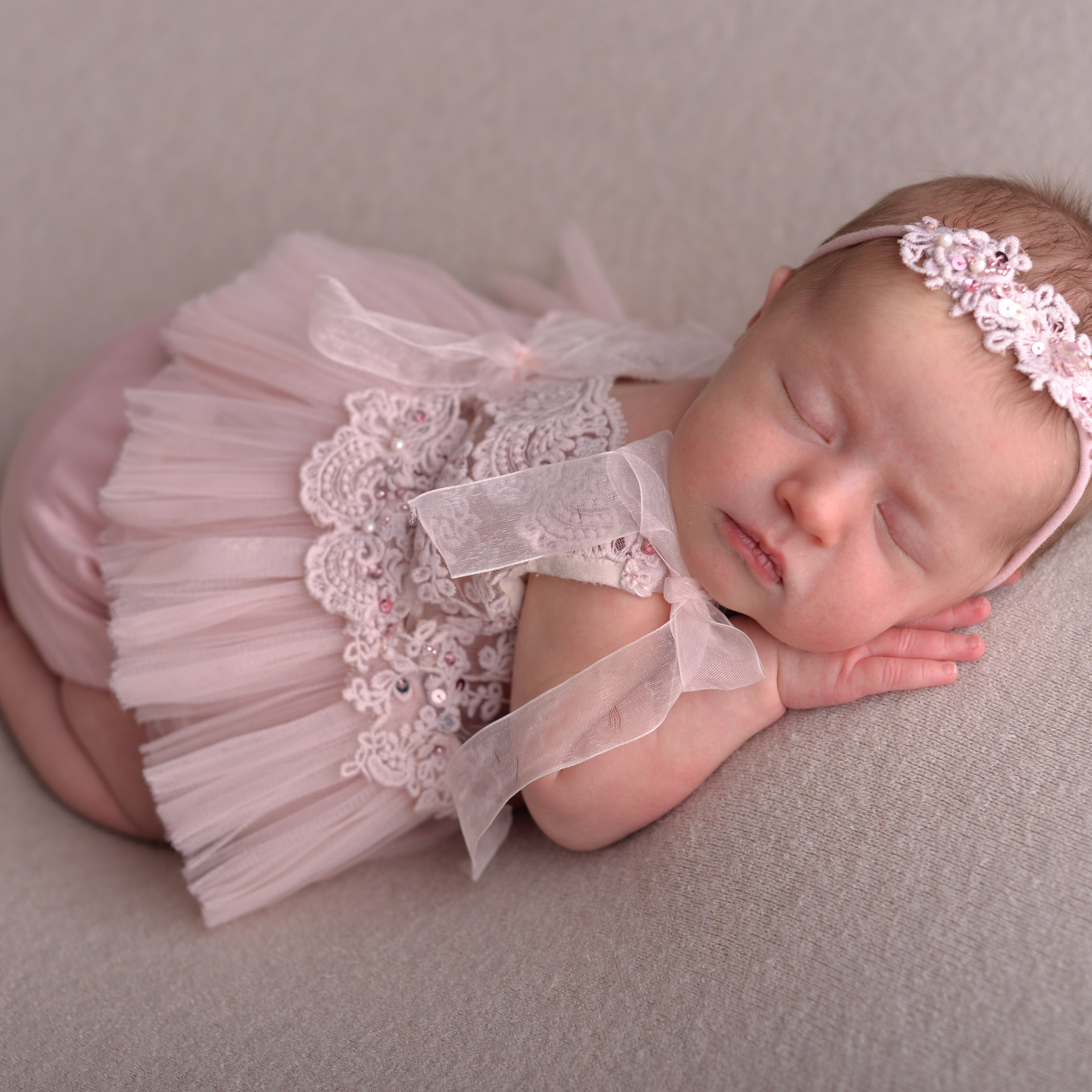 Отзывы. Фотограф новорожденных в Москве Воробьева Юлия